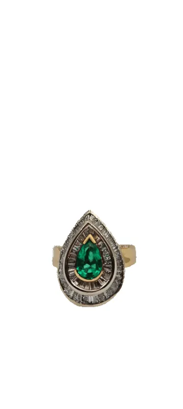 Bague bicolore en or, diamants baguette et émeraudes sold by 58 Facettes