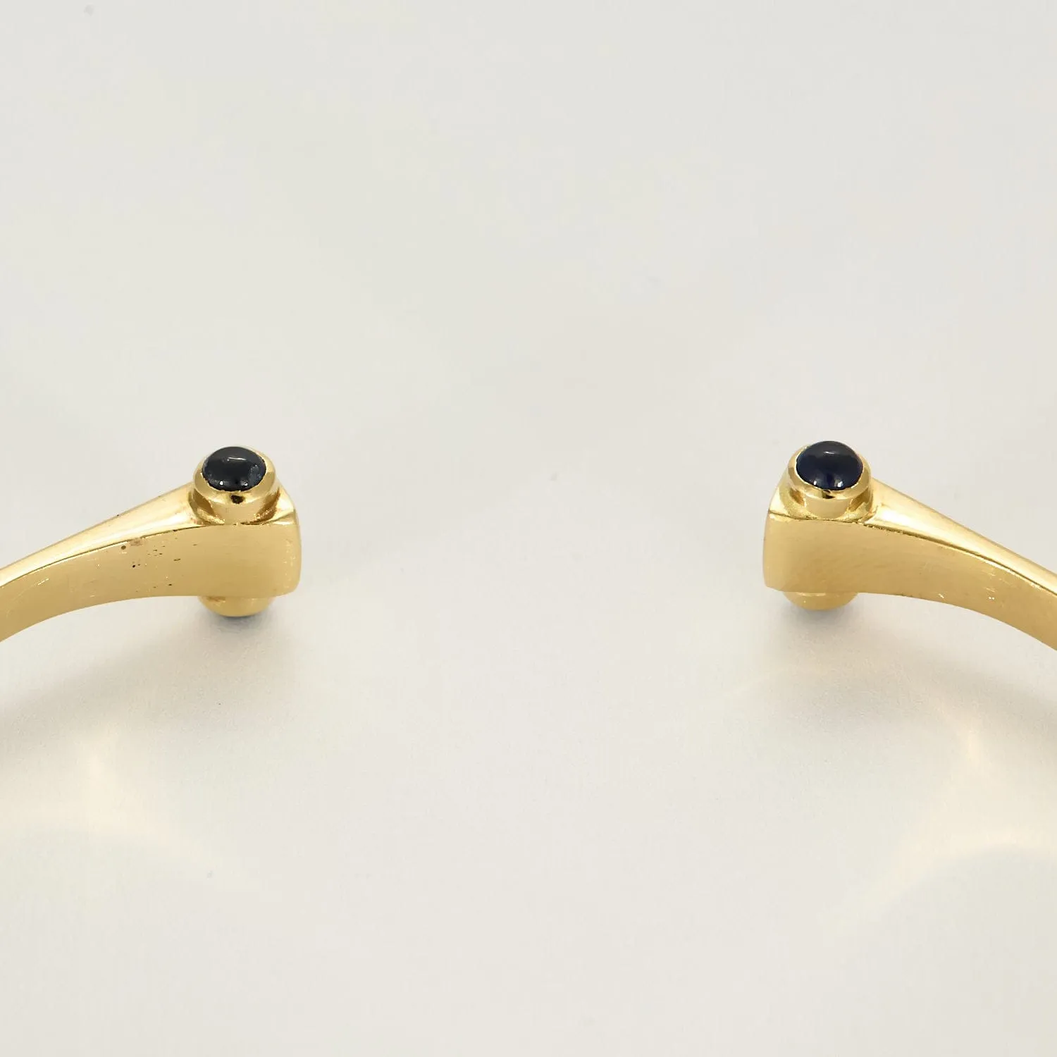 Bracelet jonc en or jaune et saphirs sold by 58 Facettes product image thumbnail 4