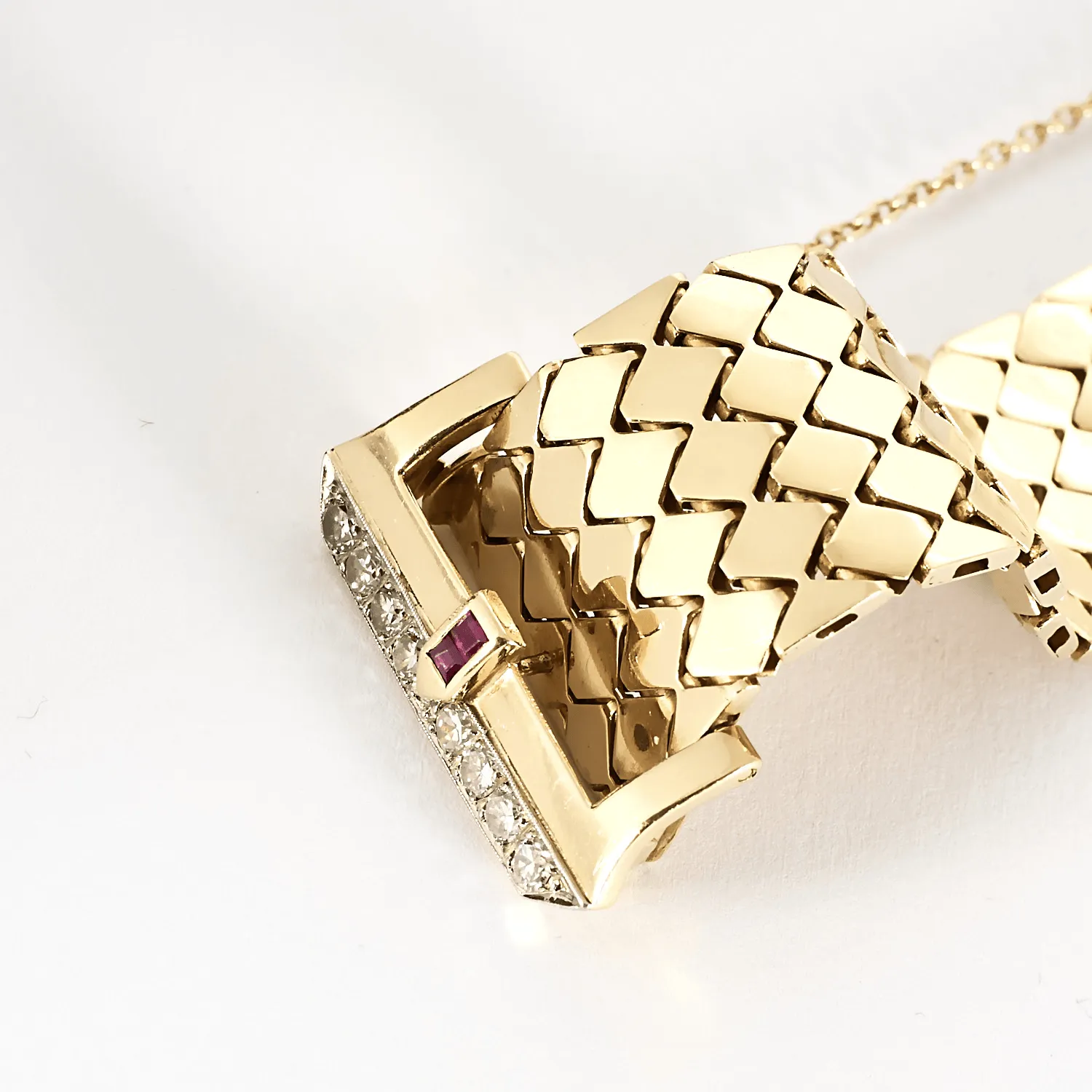 Elegant Bracelet ruban or jaune, diamants et rubis sold by 58 Facettes product image thumbnail 4