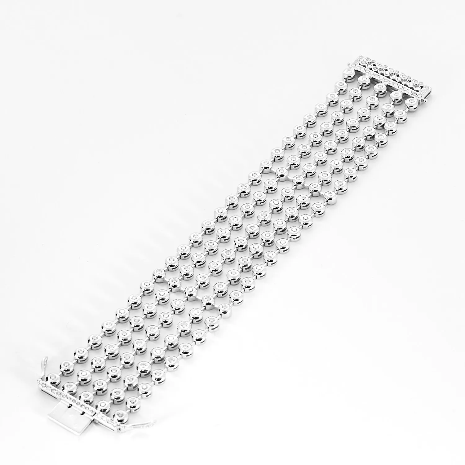 Bracelet ruban en or gris et diamants sold by 58 Facettes product image thumbnail 5