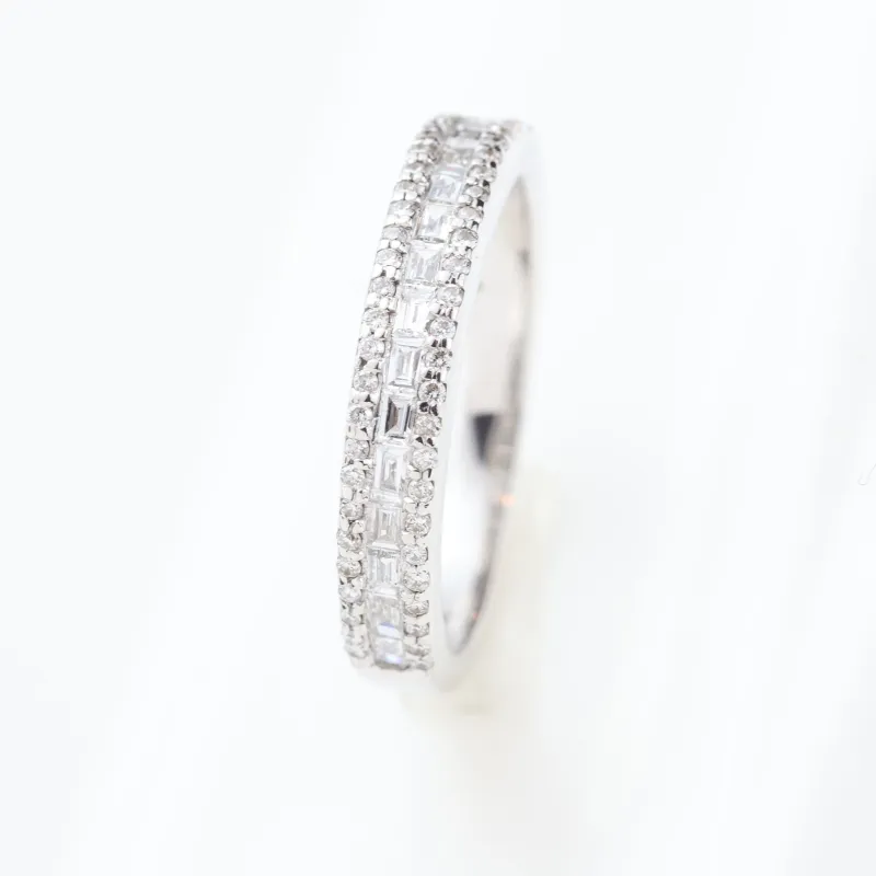 Bague en or blanc 18 carats sertie de diamants taille baguette et brillant sold by 58 Facettes