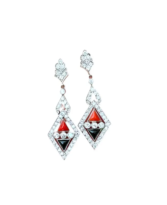 Boucles d'oreilles style Art Déco platine diamants corail et onyx sold by 58 Facettes