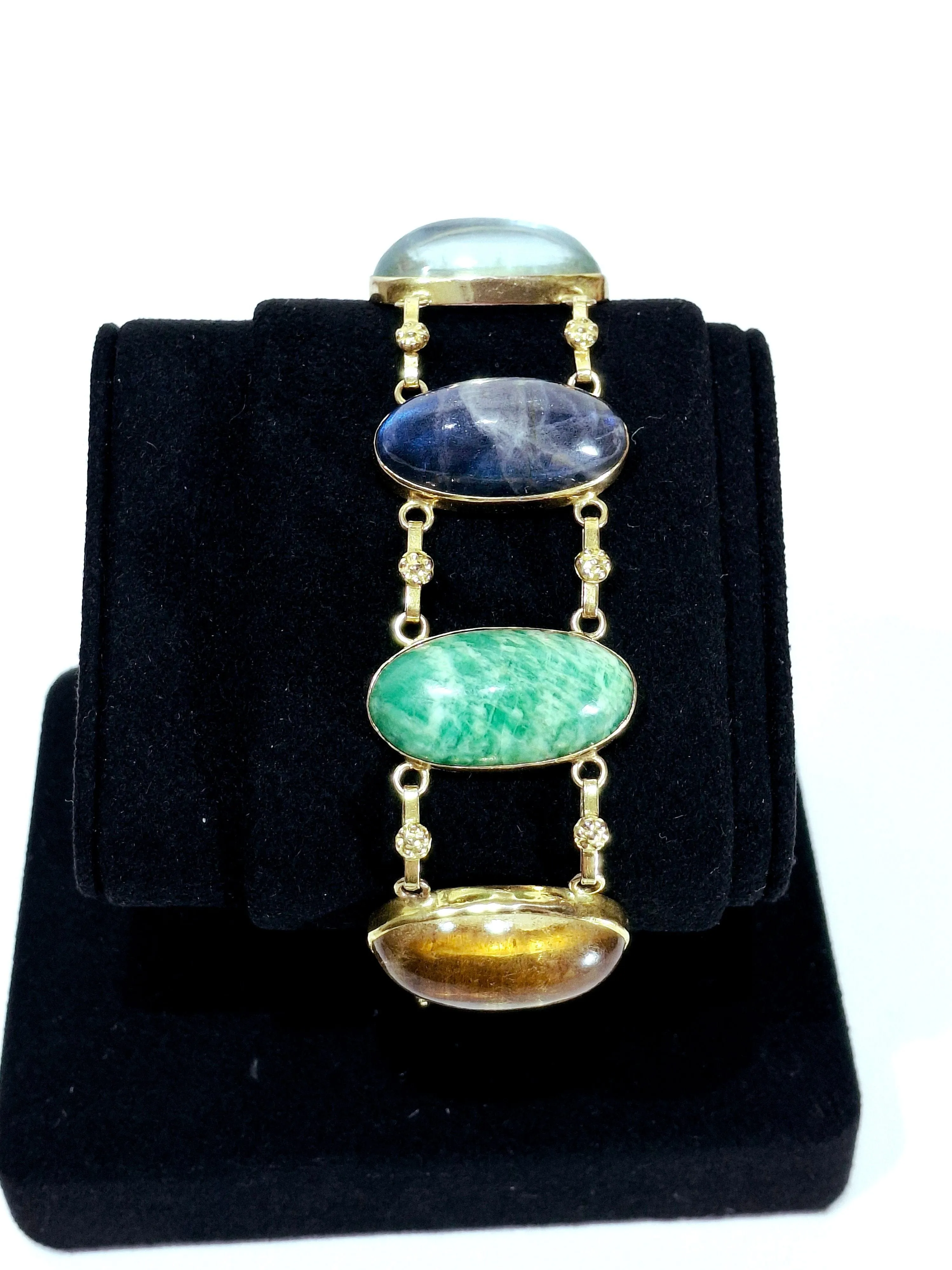 Bracelet en or et pierres sold by 58 Facettes product image thumbnail 4