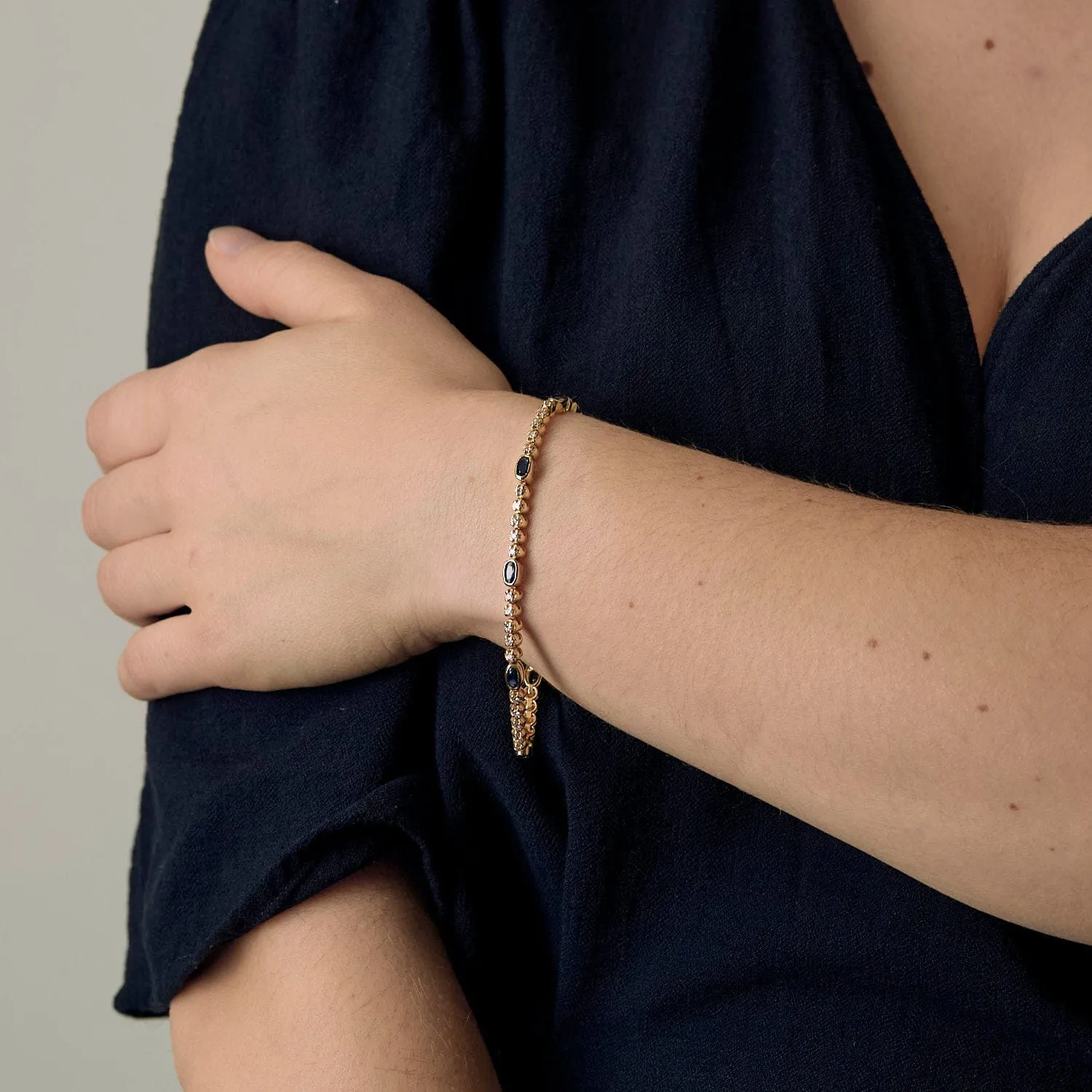 Bracelet articulé en or jaune 18k et diamants, saphirs sold by 58 Facettes product image thumbnail 2