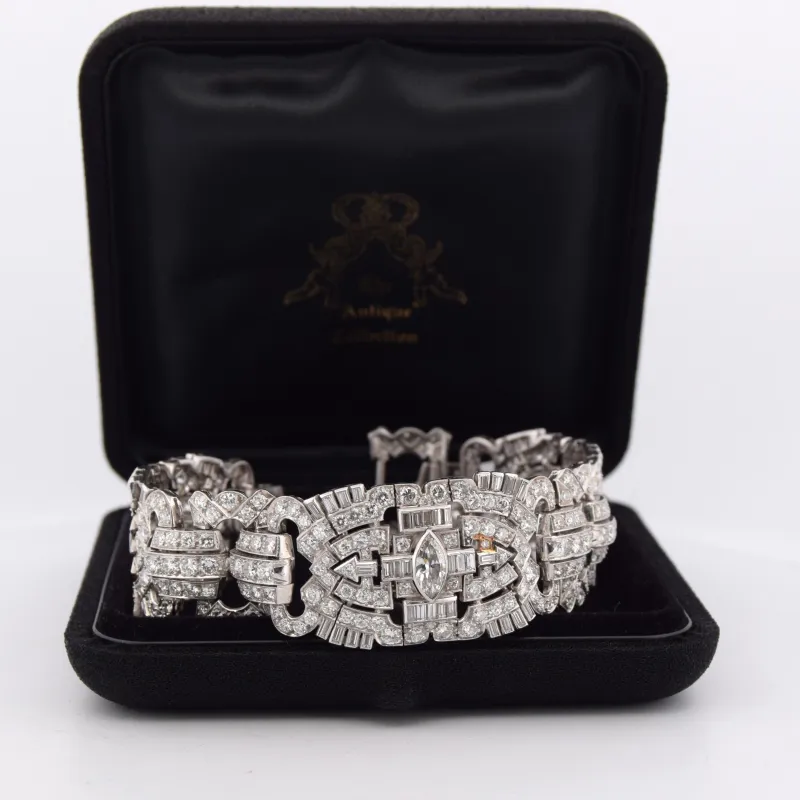 Bracciale stile art déco en platine et diamants sold by 58 Facettes