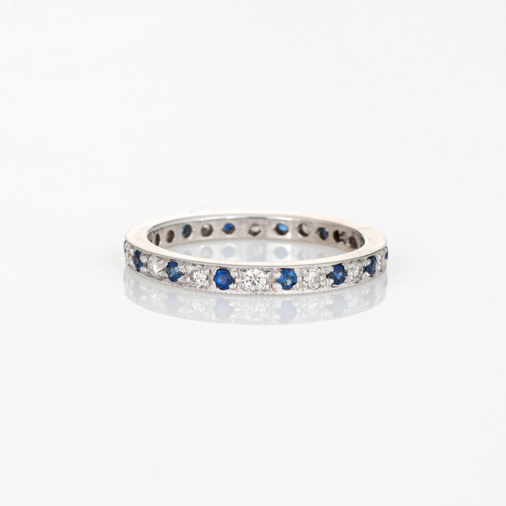 Bague d’éternité en or blanc 14 carats, diamants et saphirs sold by 58 Facettes product image thumbnail 5