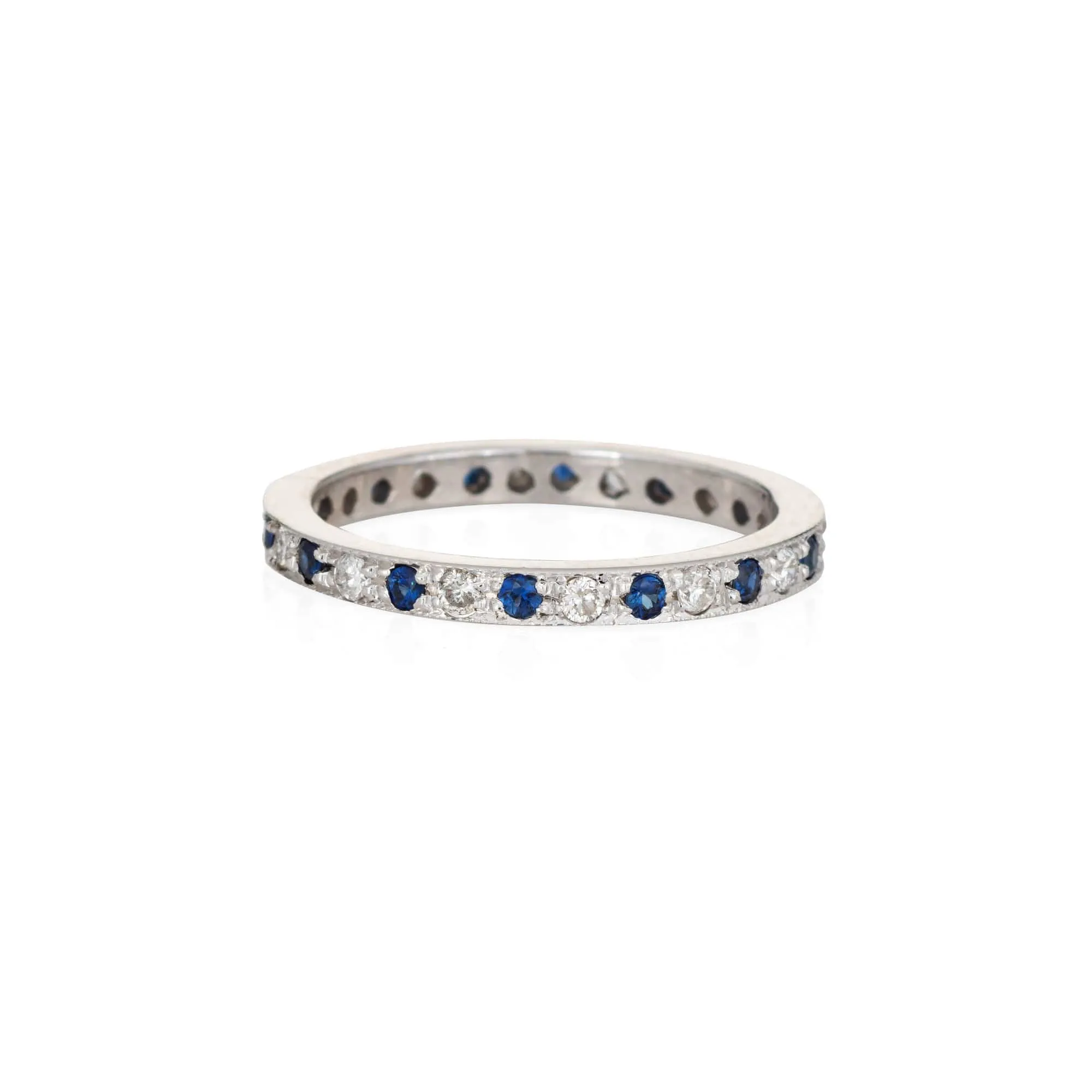 Bague d’éternité en or blanc 14 carats, diamants et saphirs sold by 58 Facettes