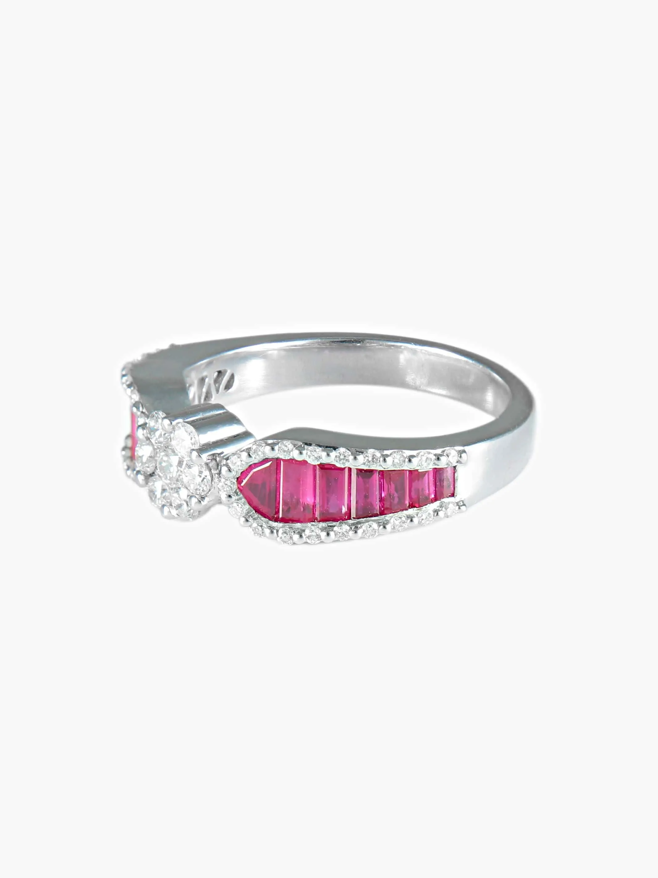 Bague Jarretière Rubis et Diamants sold by 58 Facettes product image thumbnail 3