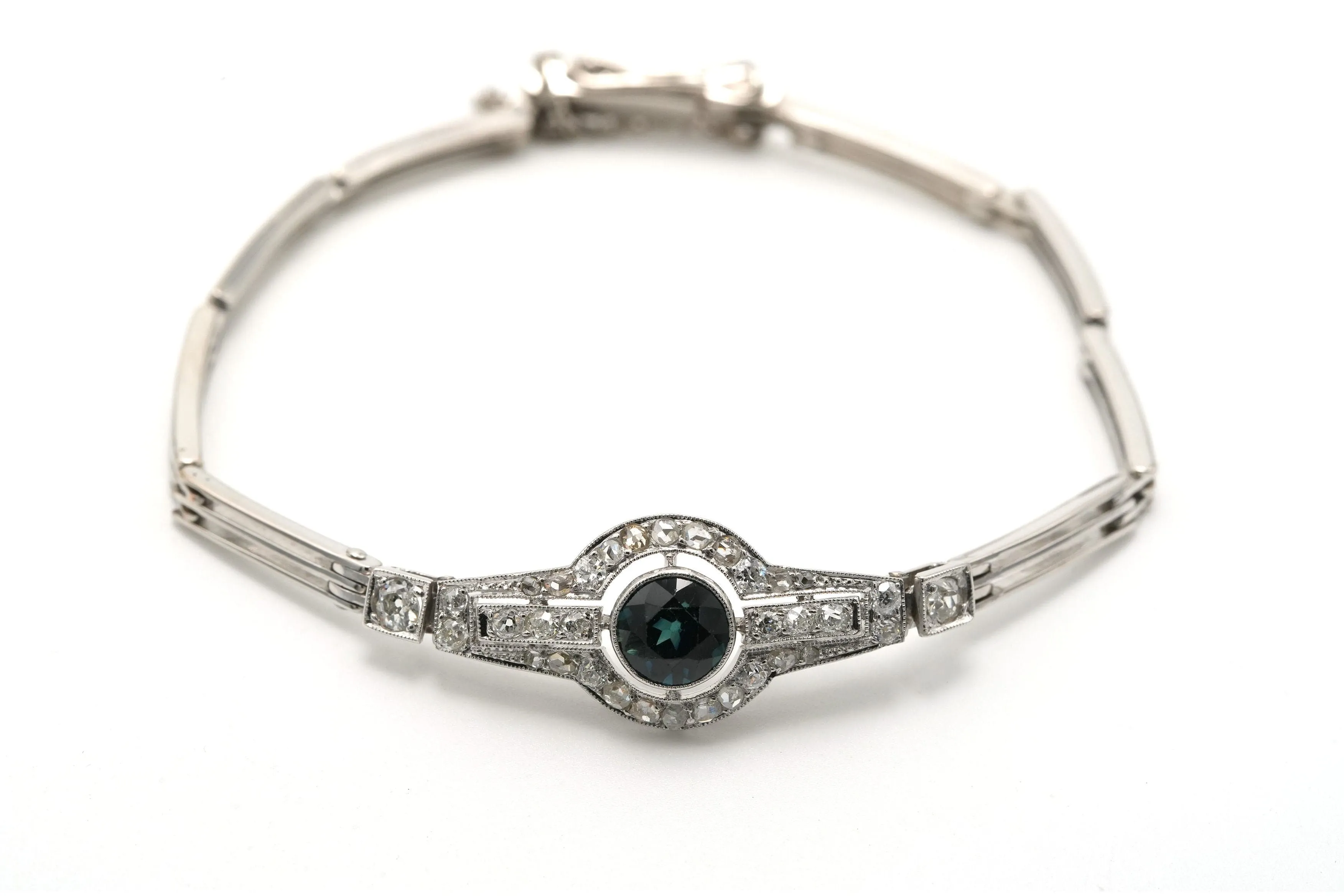 Bracelet Art Déco serti d'un saphir et de diamants taille rose en or blanc sold by 58 Facettes product image thumbnail 2