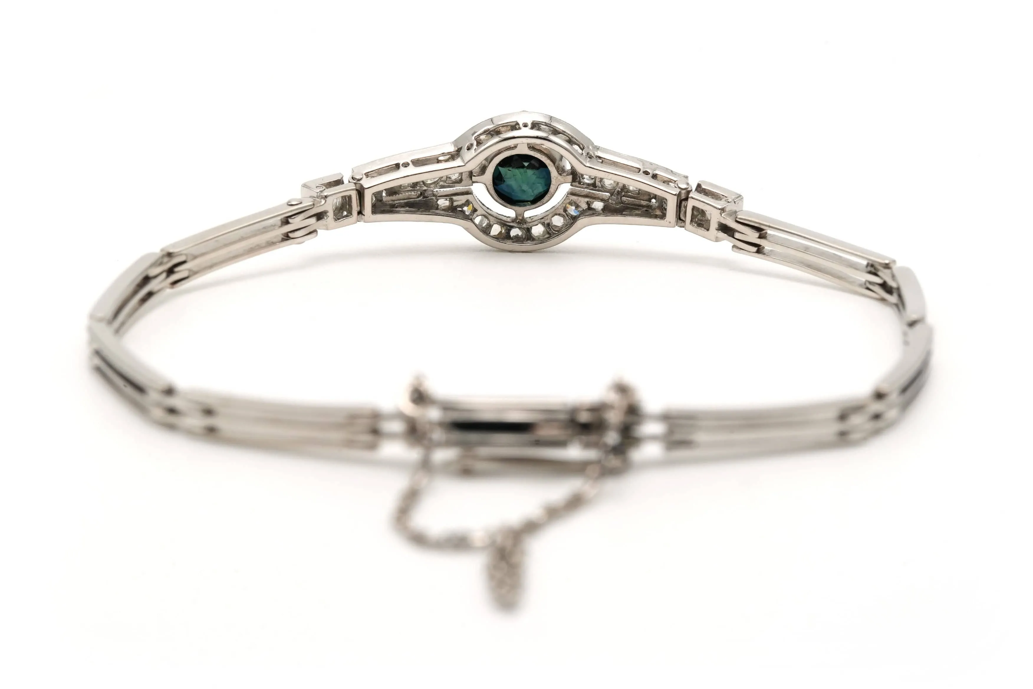 Bracelet Art Déco serti d'un saphir et de diamants taille rose en or blanc sold by 58 Facettes product image thumbnail 4