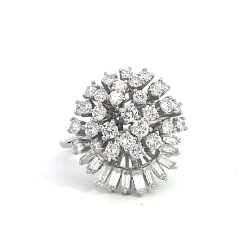 Bague cocktail en or blanc et diamants made by 58 Facettes