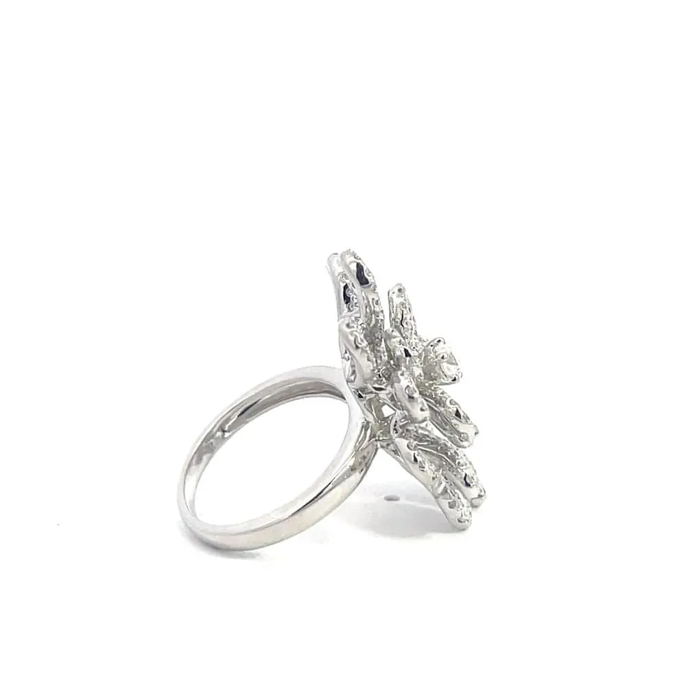 Bague en or blanc et diamants à motif floral sold by 58 Facettes product image thumbnail 2