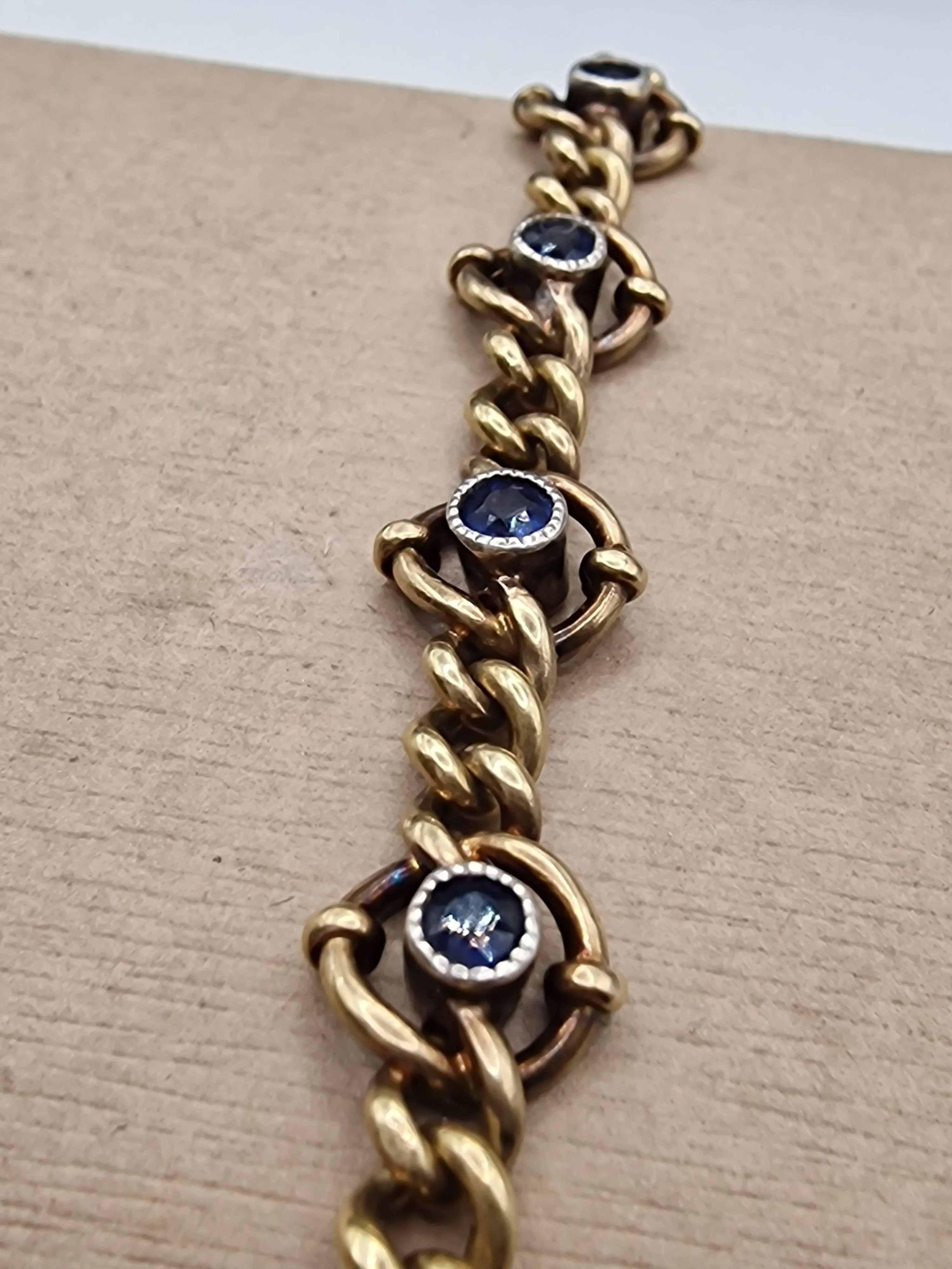 Bracelet vintage en or jaune 18 carats et saphirs (années 1960) sold by 58 Facettes product image thumbnail 2