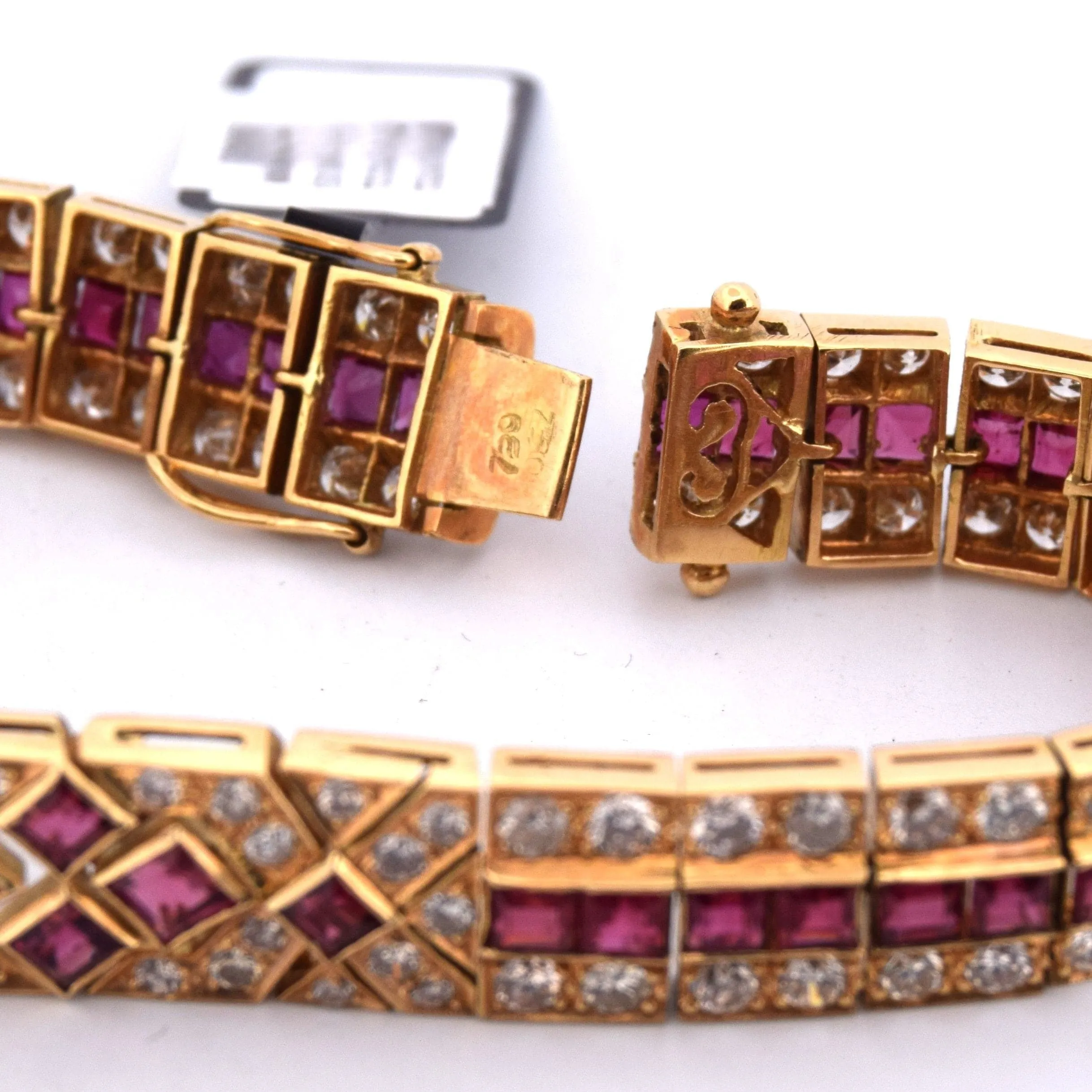 Bracelet vintage en or jaune 18 carats avec rubis et diamants sold by 58 Facettes product image thumbnail 4
