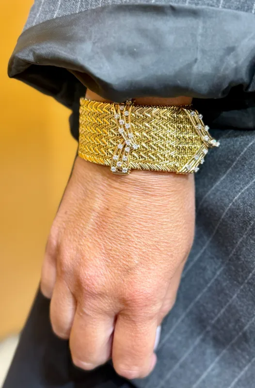 Bracelet manchette en or 18 carats sold by 58 Facettes