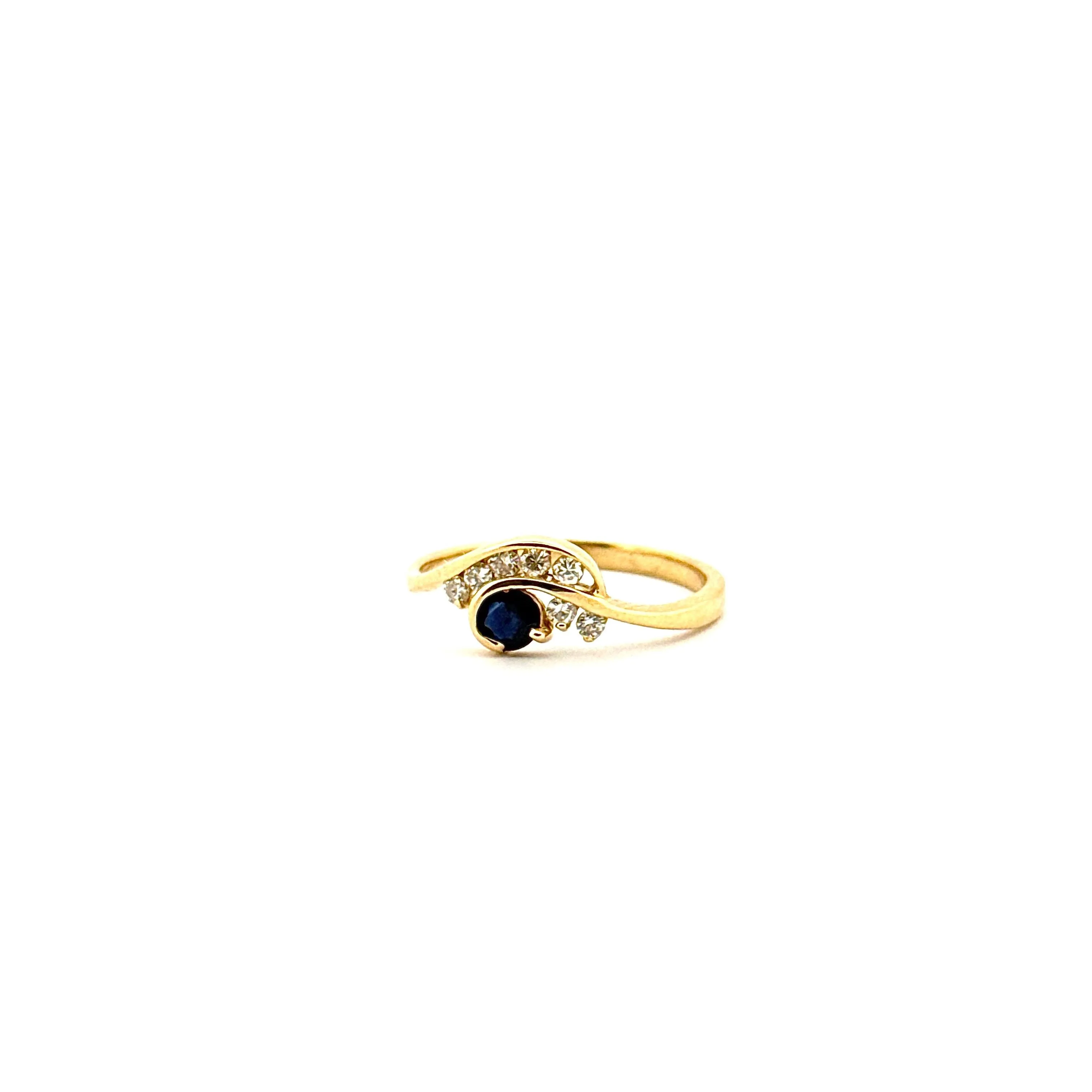 Bague fine en or jaune 18 carats avec diamants et saphir sold by 58 Facettes product image thumbnail 5