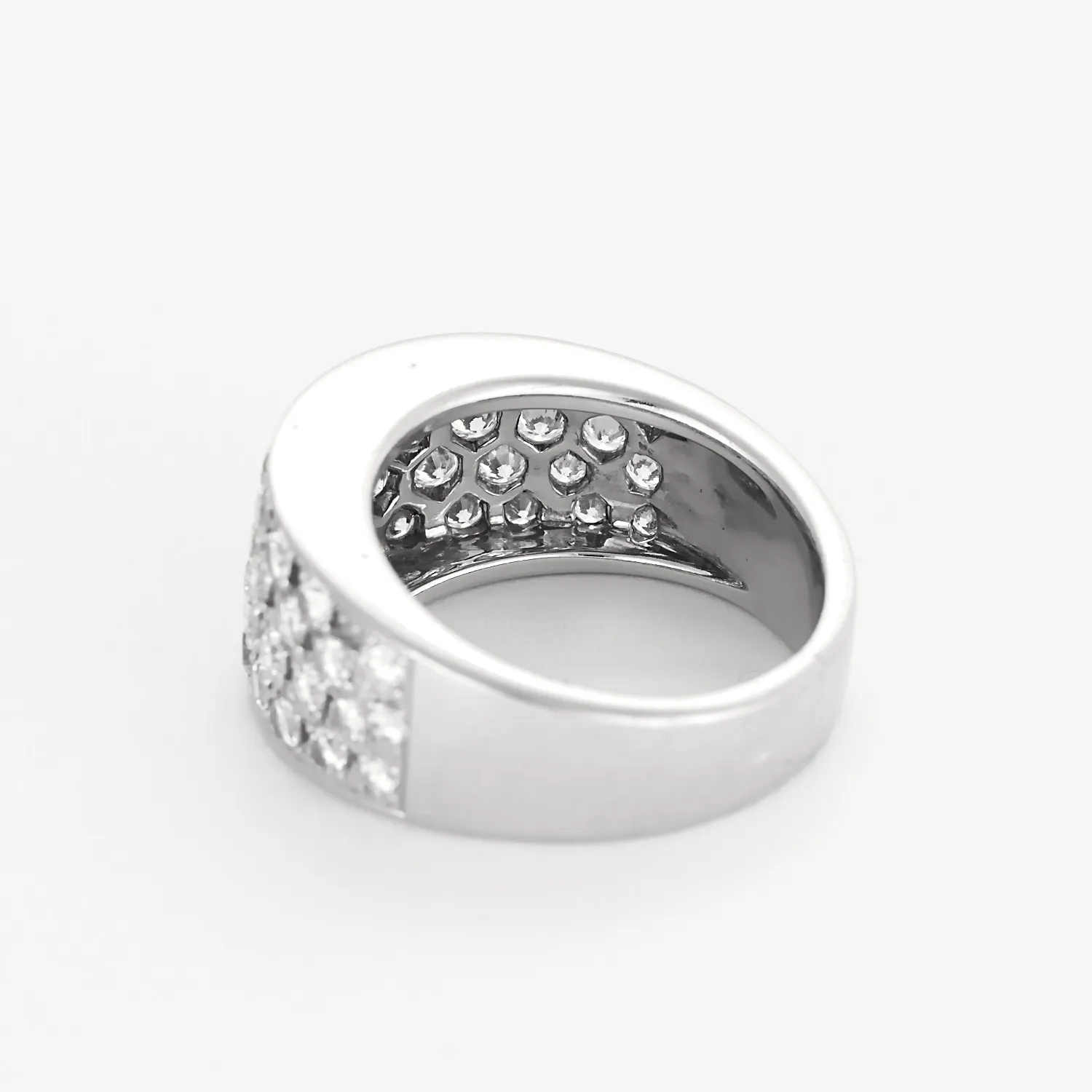 Bague bandeau en or gris et pavage diamants sold by 58 Facettes product image thumbnail 5