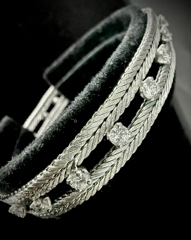 Bracelet or blanc serti de 3 carats de diamants brillants sold by 58 Facettes