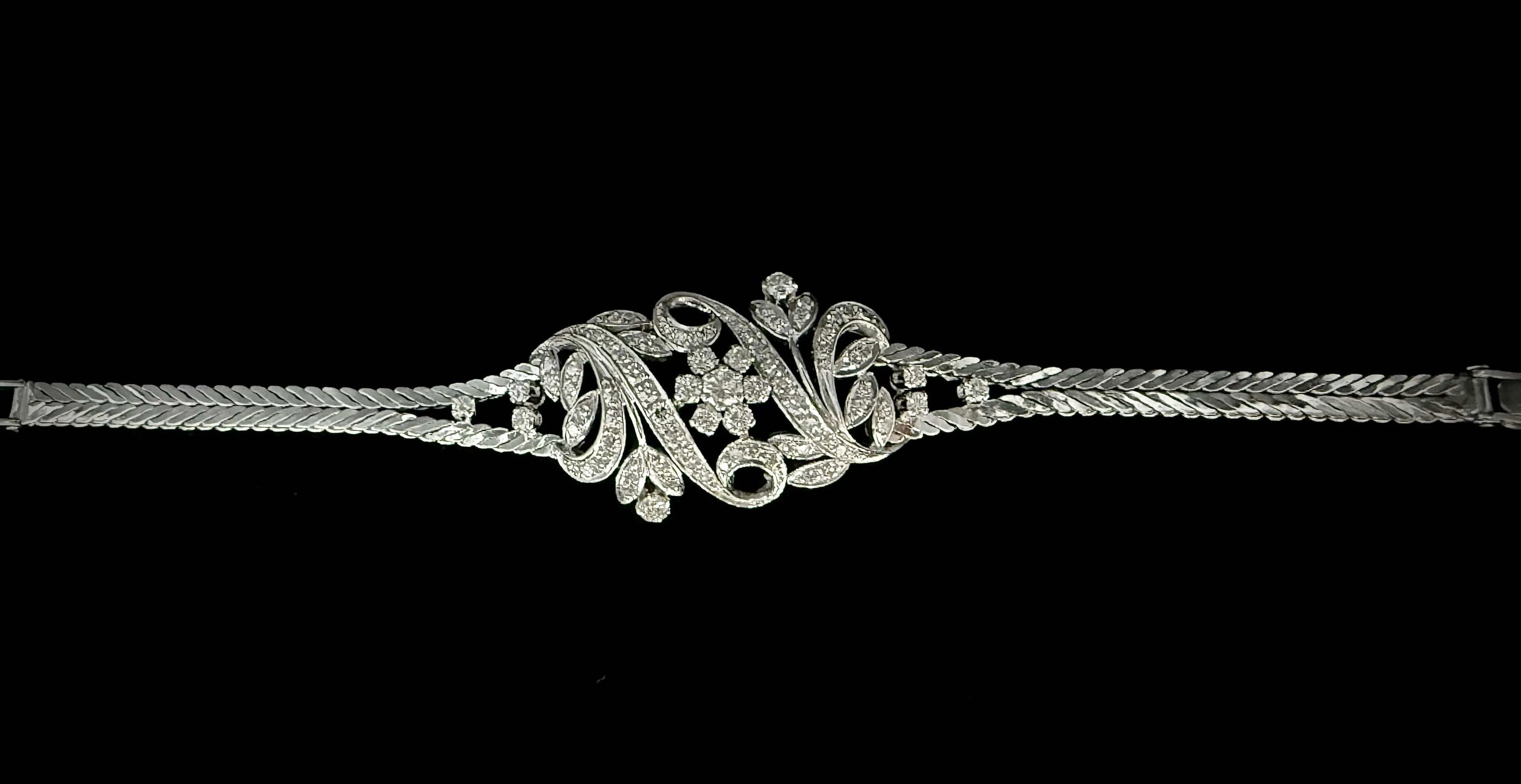 Bracelet or blanc serti de 4 carats de diamants brillants sold by 58 Facettes product image thumbnail 3