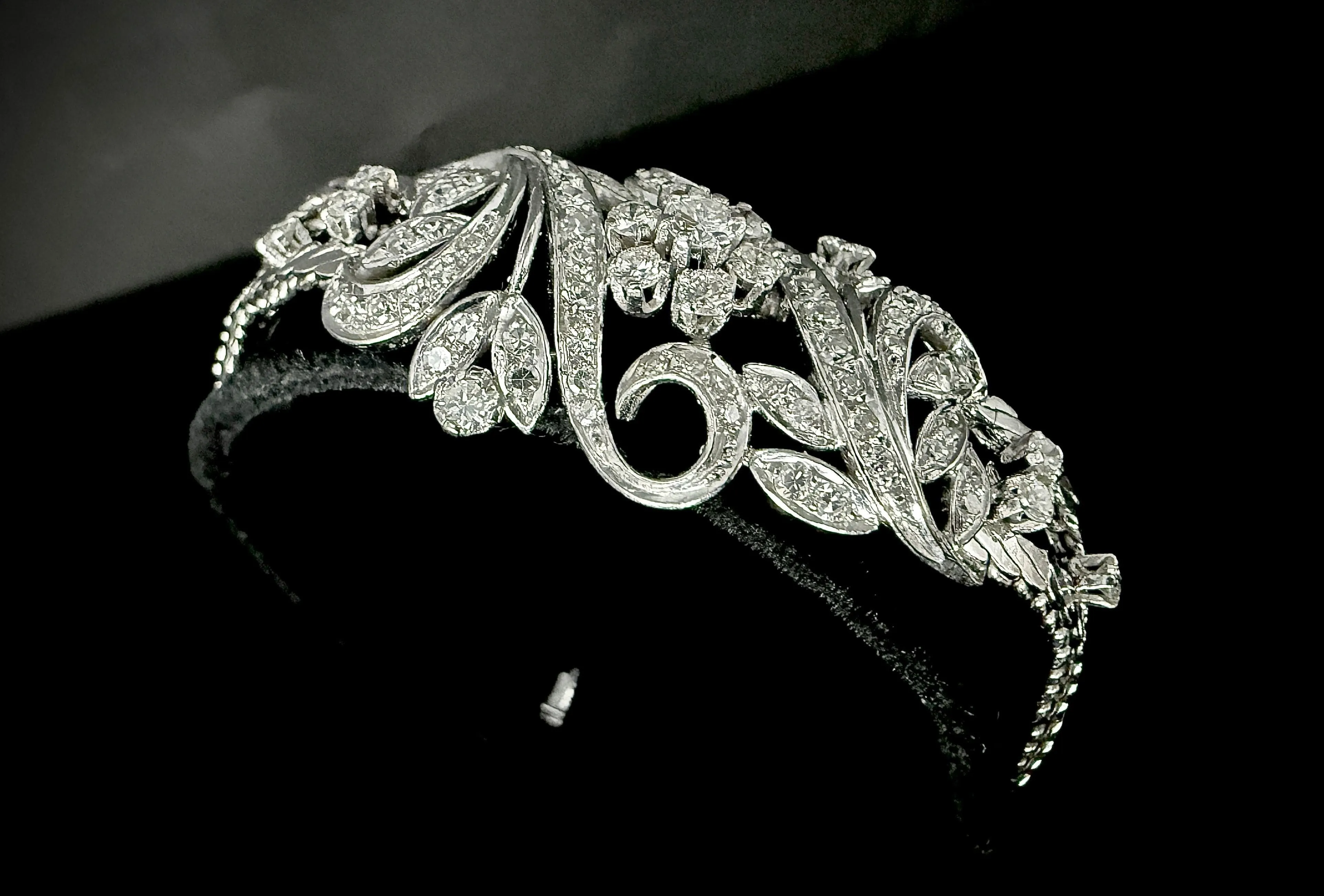 Bracelet or blanc serti de 4 carats de diamants brillants sold by 58 Facettes product image thumbnail 4