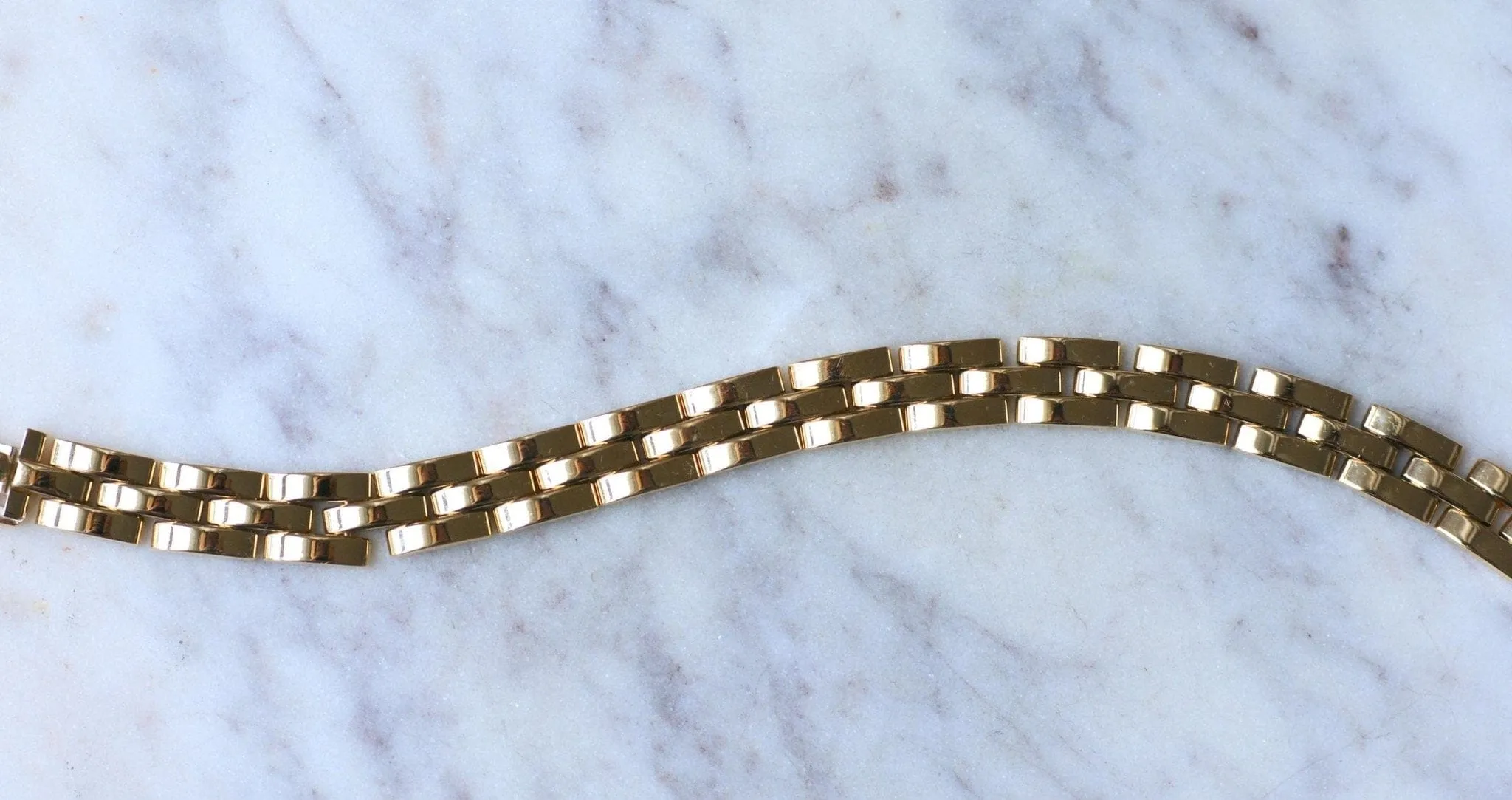 Cartier - Bracelet Maille Panthère trois rangs en or jaune 18 carats sold by 58 Facettes product image thumbnail 4