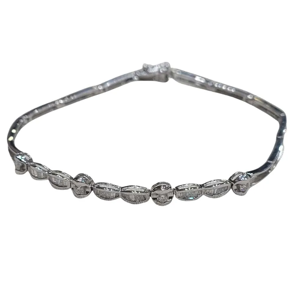 Bracelet - Bracelet en or blanc 18k et diamants sold by 58 Facettes product image thumbnail 5