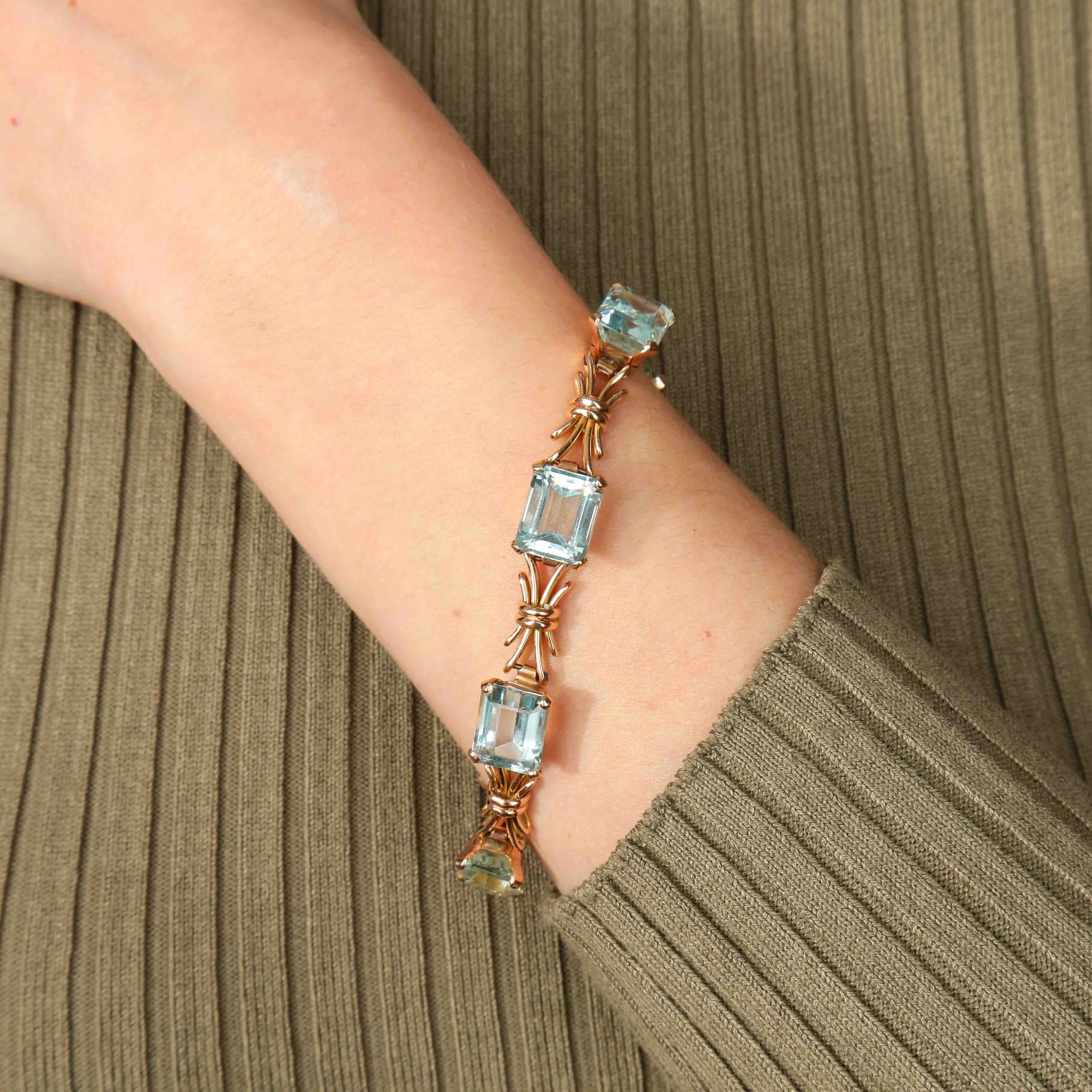 Bracelet articulé en or jaune 18k et aigues-marines sold by 58 Facettes product image thumbnail 2