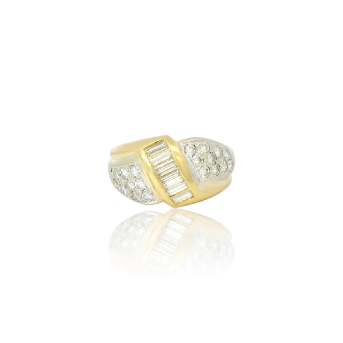 Bague vintage en or jaune et blanc 18k et diamants sold by 58 Facettes product image thumbnail 3