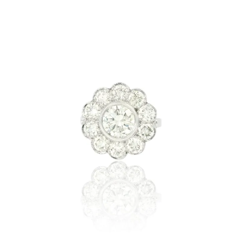 Bague cluster en or blanc 18k et diamants (1,98 ct env.) sold by 58 Facettes