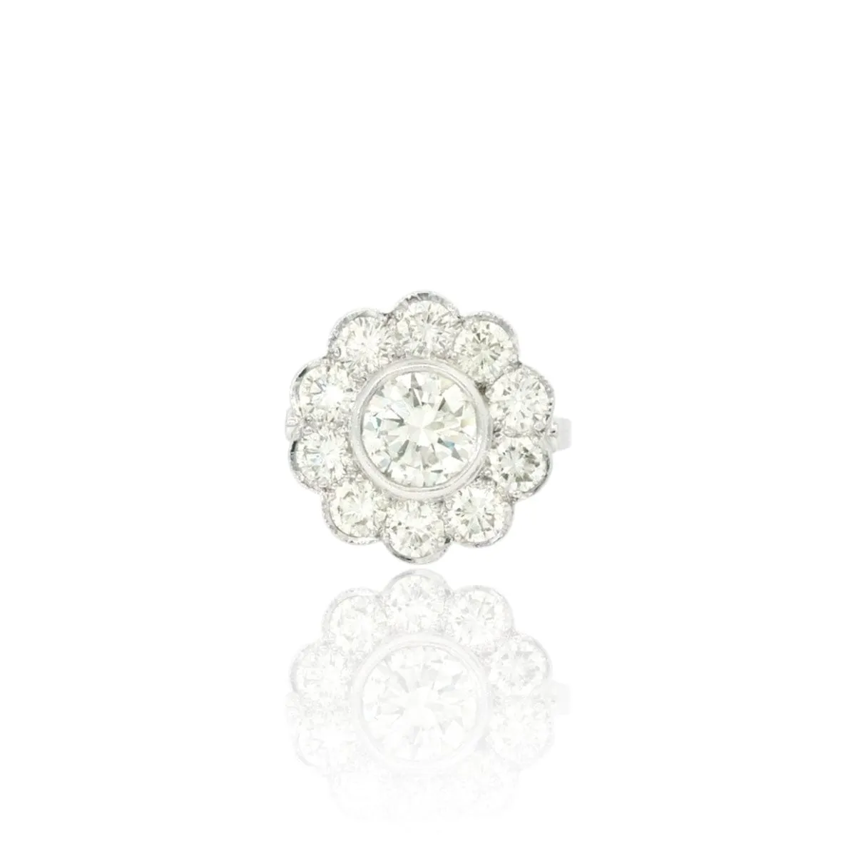 Bague cluster en or blanc 18k et diamants (1,98 ct env.) sold by 58 Facettes