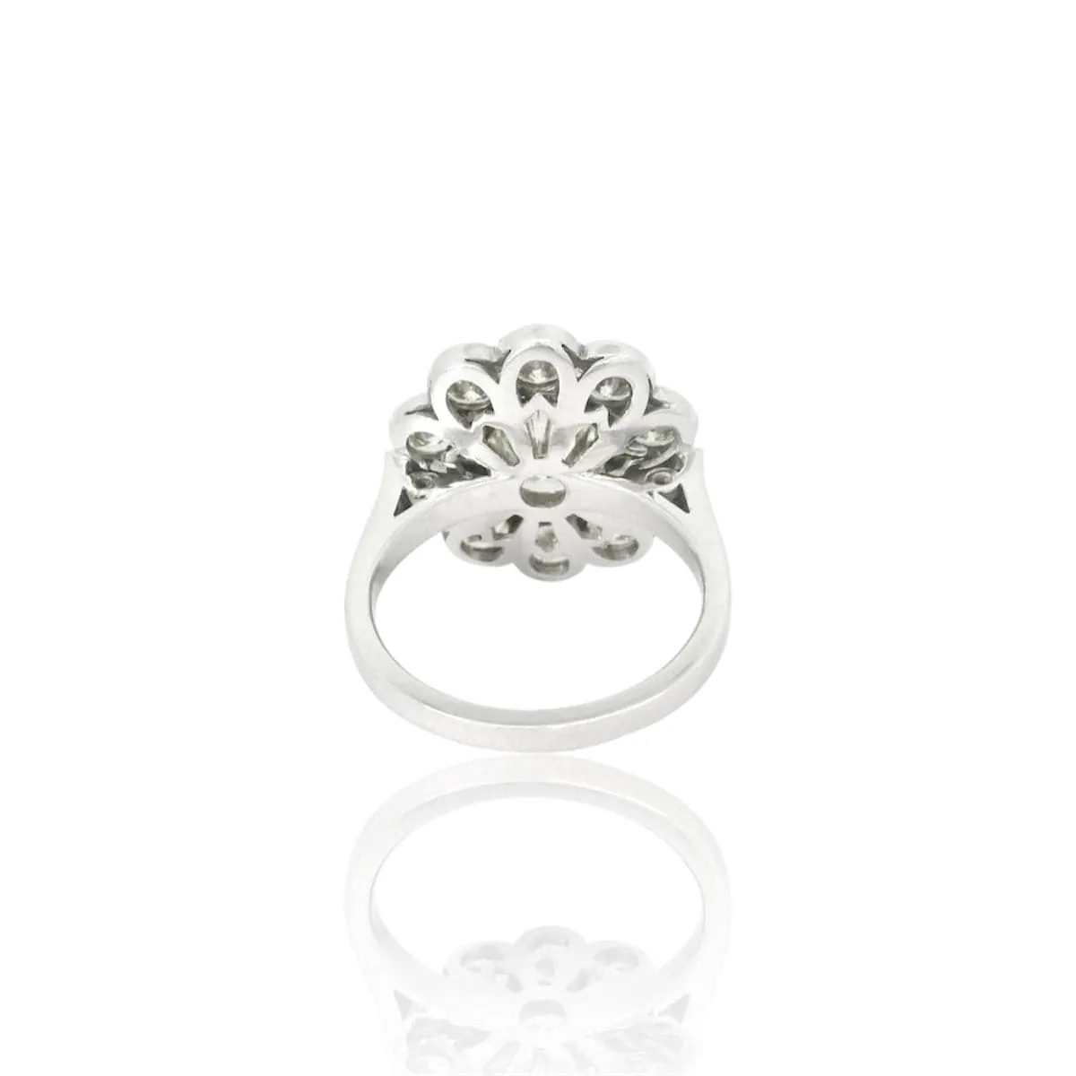 Bague cluster en or blanc 18k et diamants (1,98 ct env.) sold by 58 Facettes product image thumbnail 5