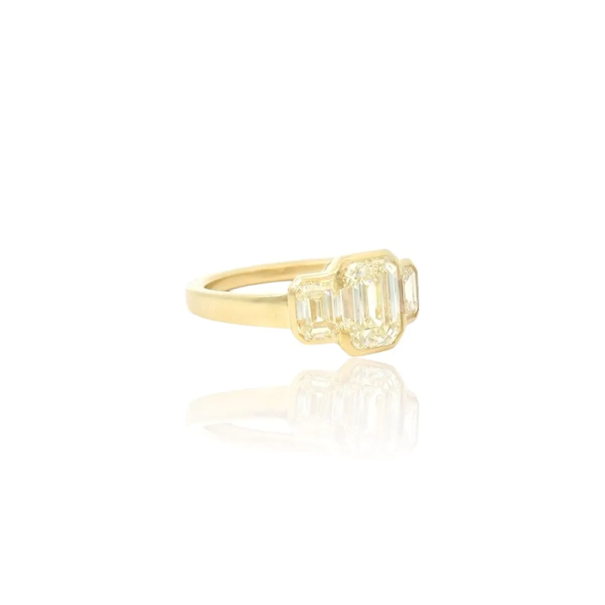 Bague trilogy en or jaune 18k et diamants taille émeraude sold by 58 Facettes product image thumbnail 3