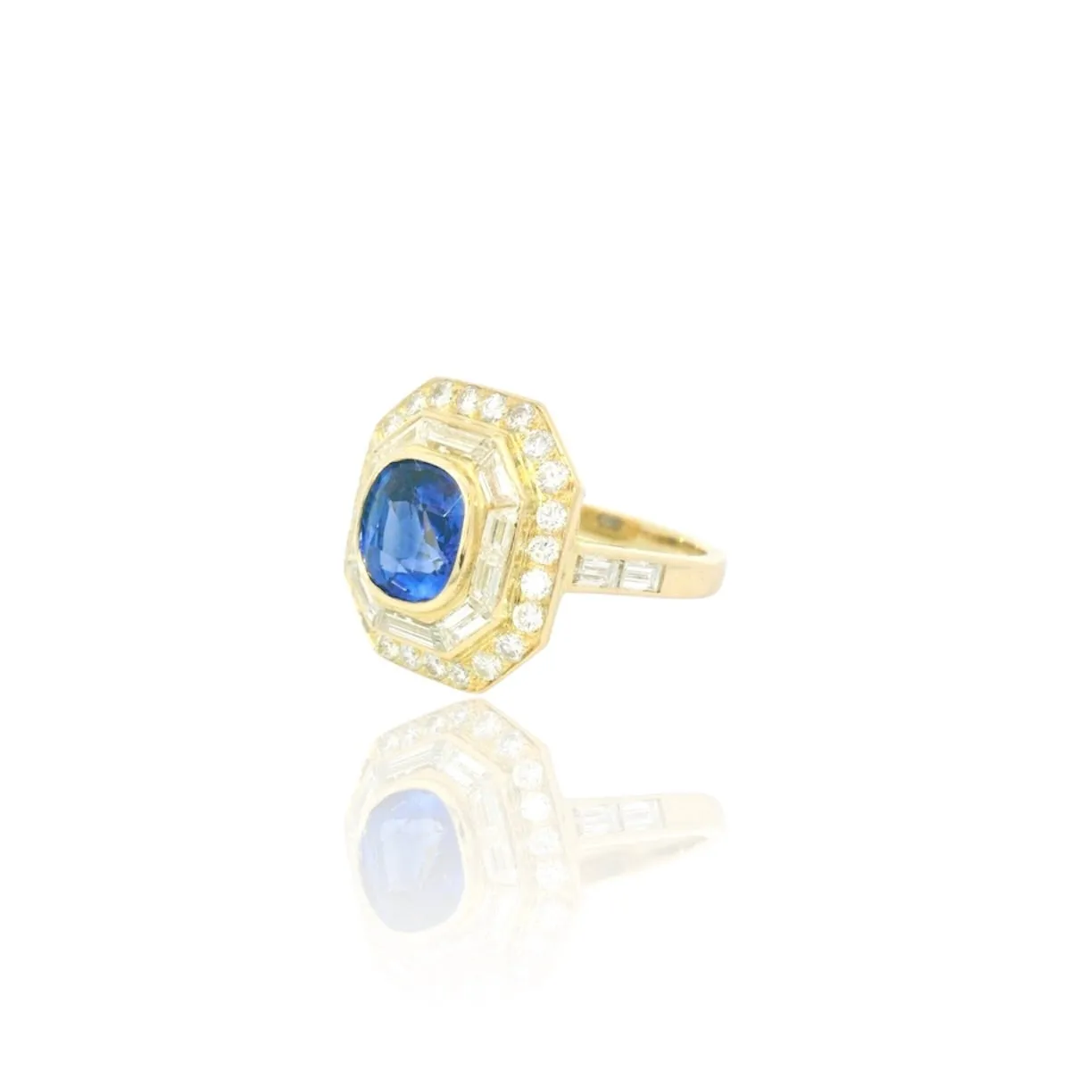 Bague coussin saphir de Ceylan et diamants en or jaune 18k sold by 58 Facettes product image thumbnail 3