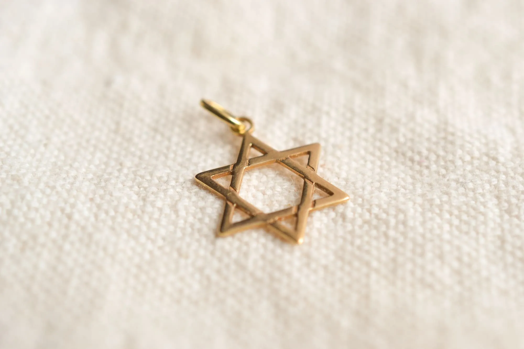 Pendentif Étoile de David en or jaune 18k sold by 58 Facettes product image thumbnail 4