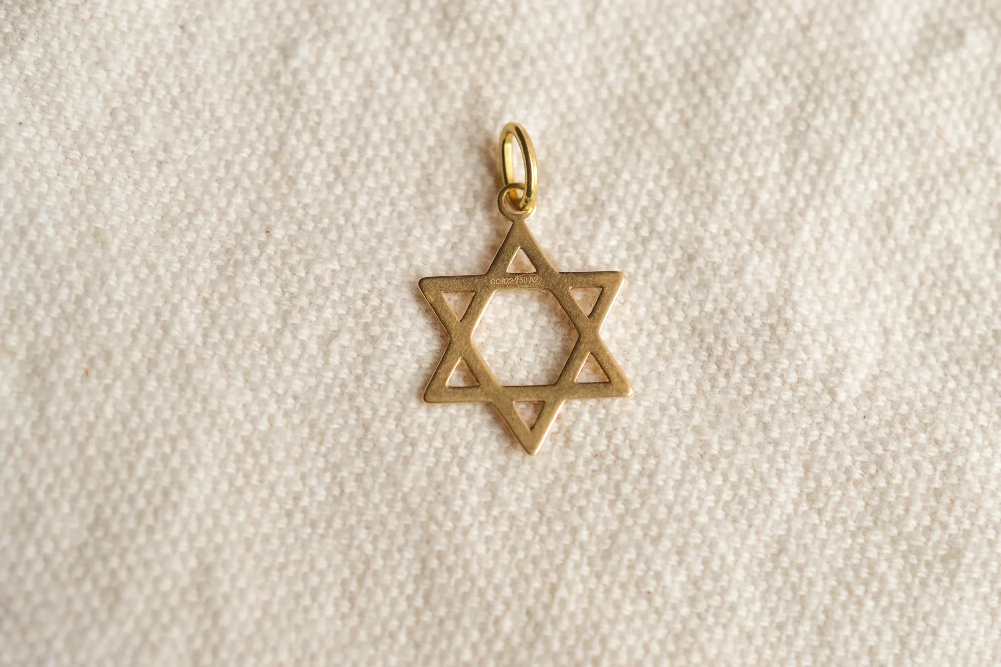 Pendentif Étoile de David en or jaune 18k sold by 58 Facettes product image thumbnail 3