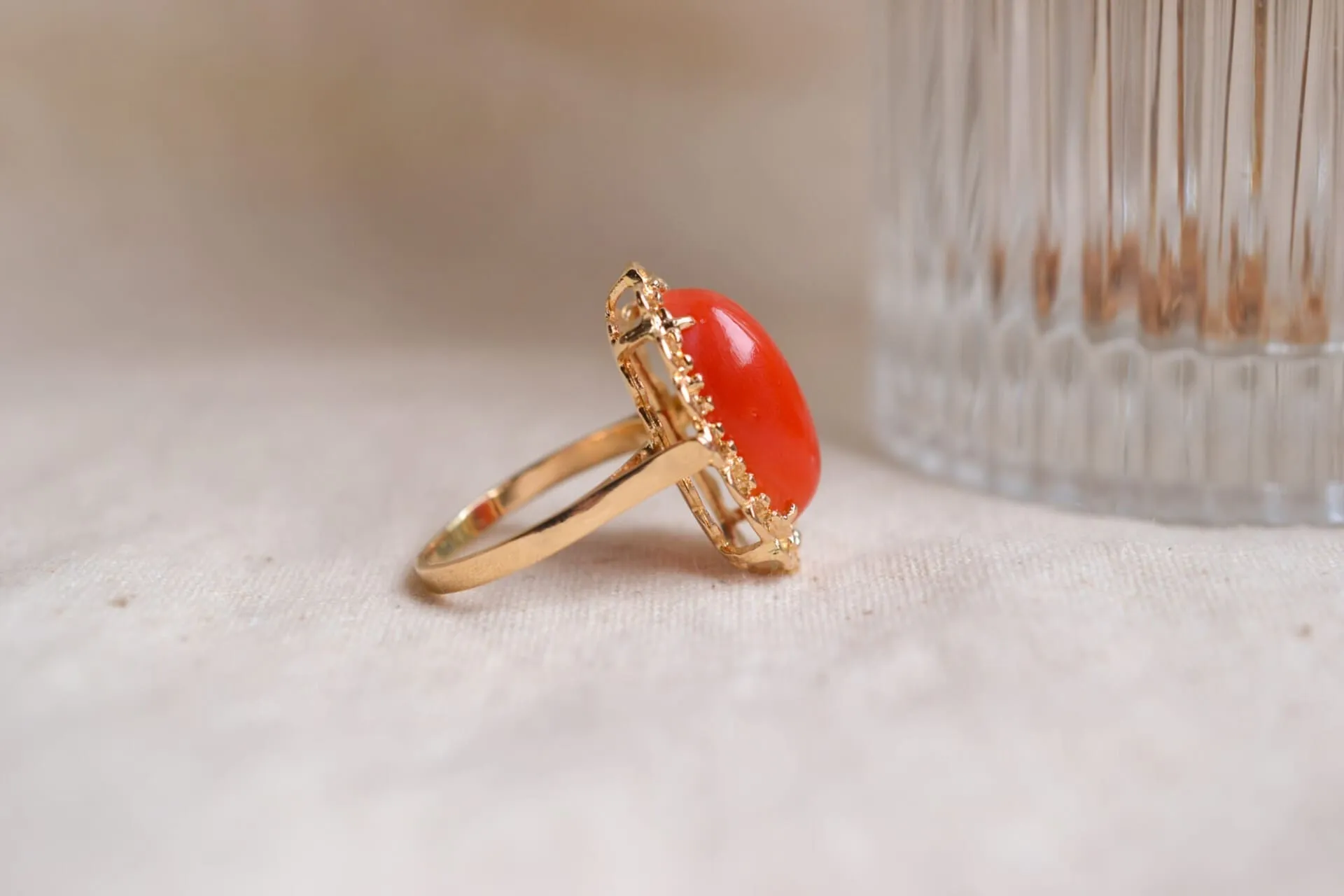 Bague cabochon corail ovale en or jaune 18 carats sold by 58 Facettes product image thumbnail 4