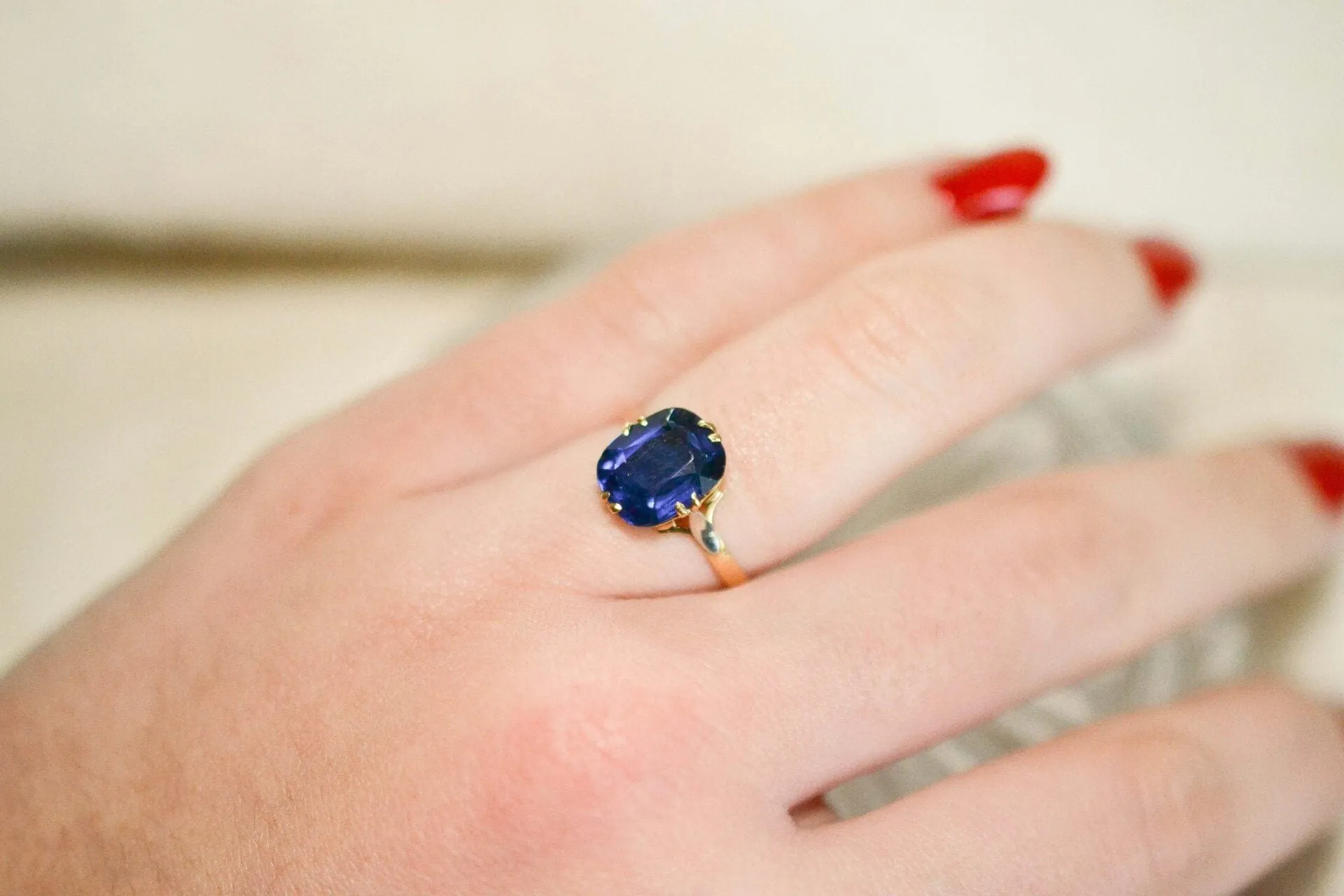 Bague solitaire doublet grenat verre taille coussin en or jaune 18 carats sold by 58 Facettes product image thumbnail 2
