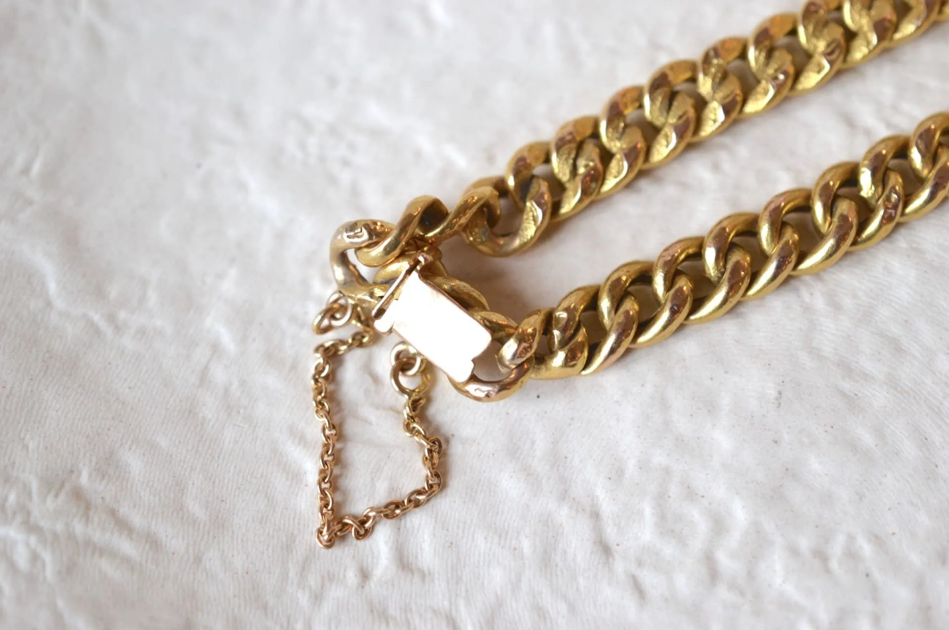 Bracelet - Maille gourmette creuse gravée en or jaune 18 carats sold by 58 Facettes product image thumbnail 2