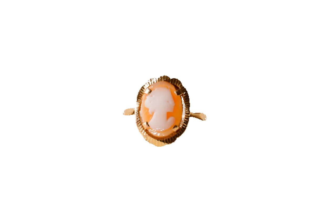 Bague camée striée en or jaune 18 carats et camée coquillage made by 58 Facettes