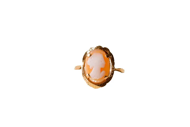 Bague camée striée en or jaune 18 carats et camée coquillage sold by 58 Facettes