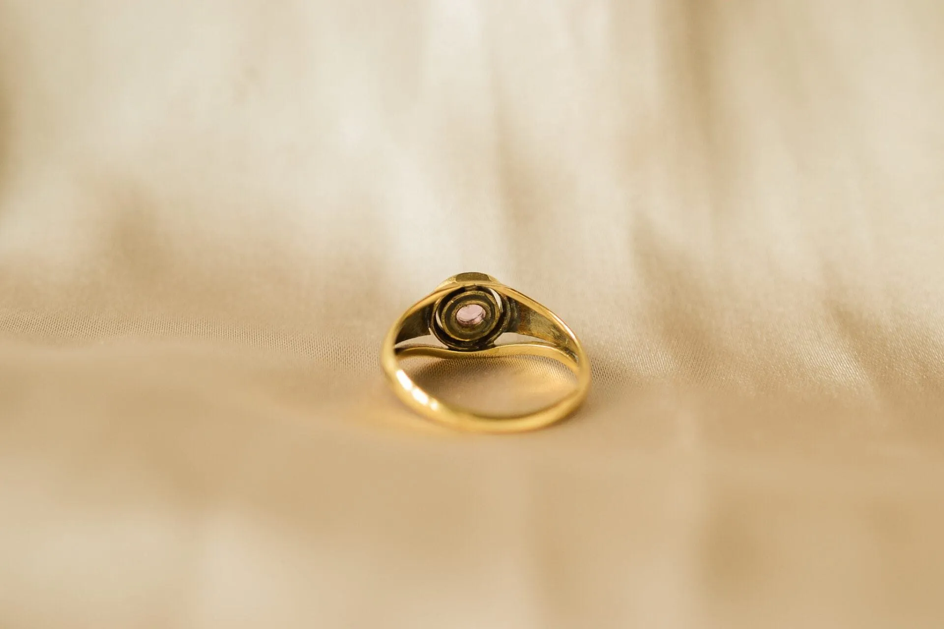 Bague saphir rose en or jaune et blanc 18 carats sold by 58 Facettes product image thumbnail 4