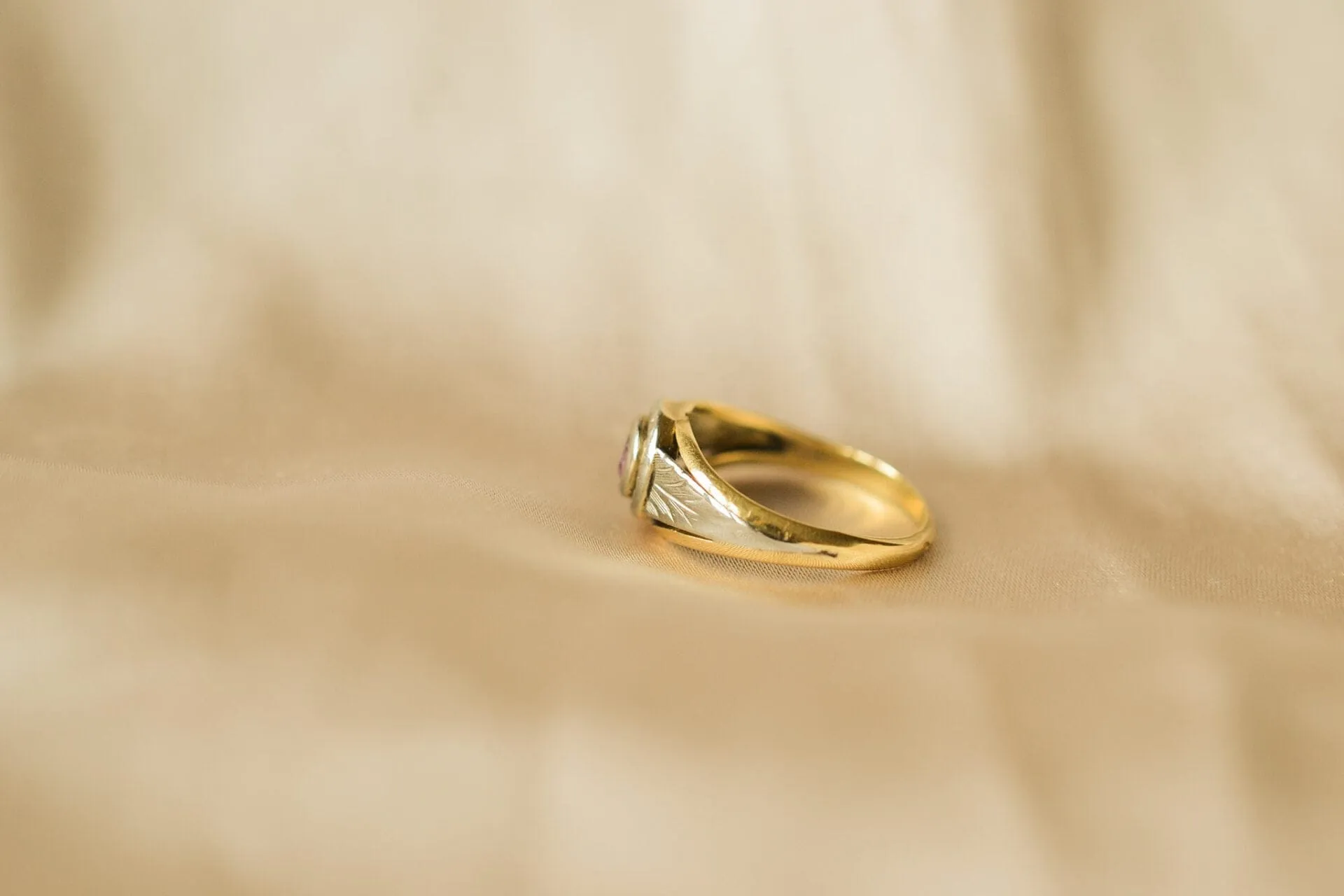 Bague saphir rose en or jaune et blanc 18 carats sold by 58 Facettes product image thumbnail 3