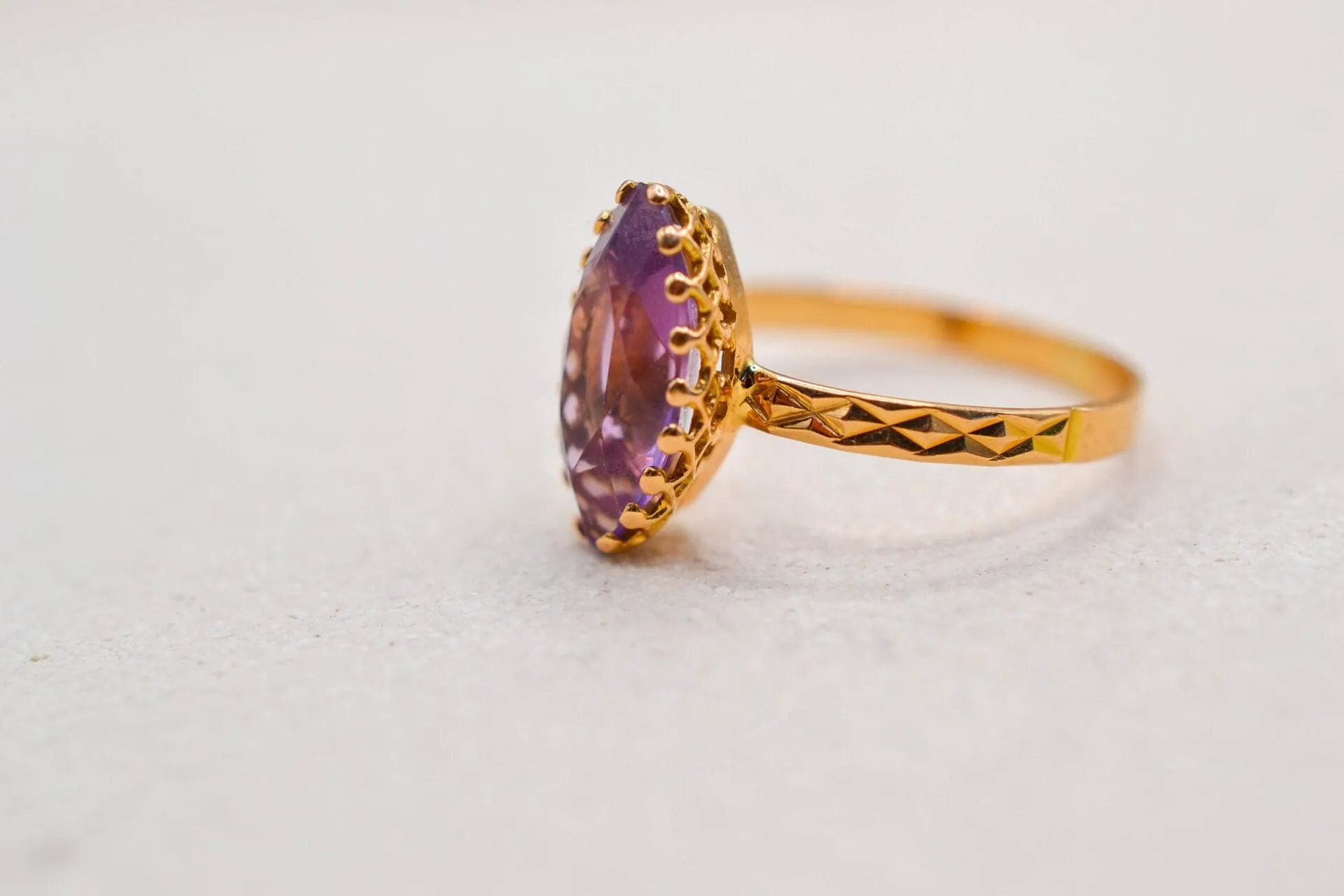 Bague navette en or jaune 18 carats et améthyste sold by 58 Facettes product image thumbnail 3