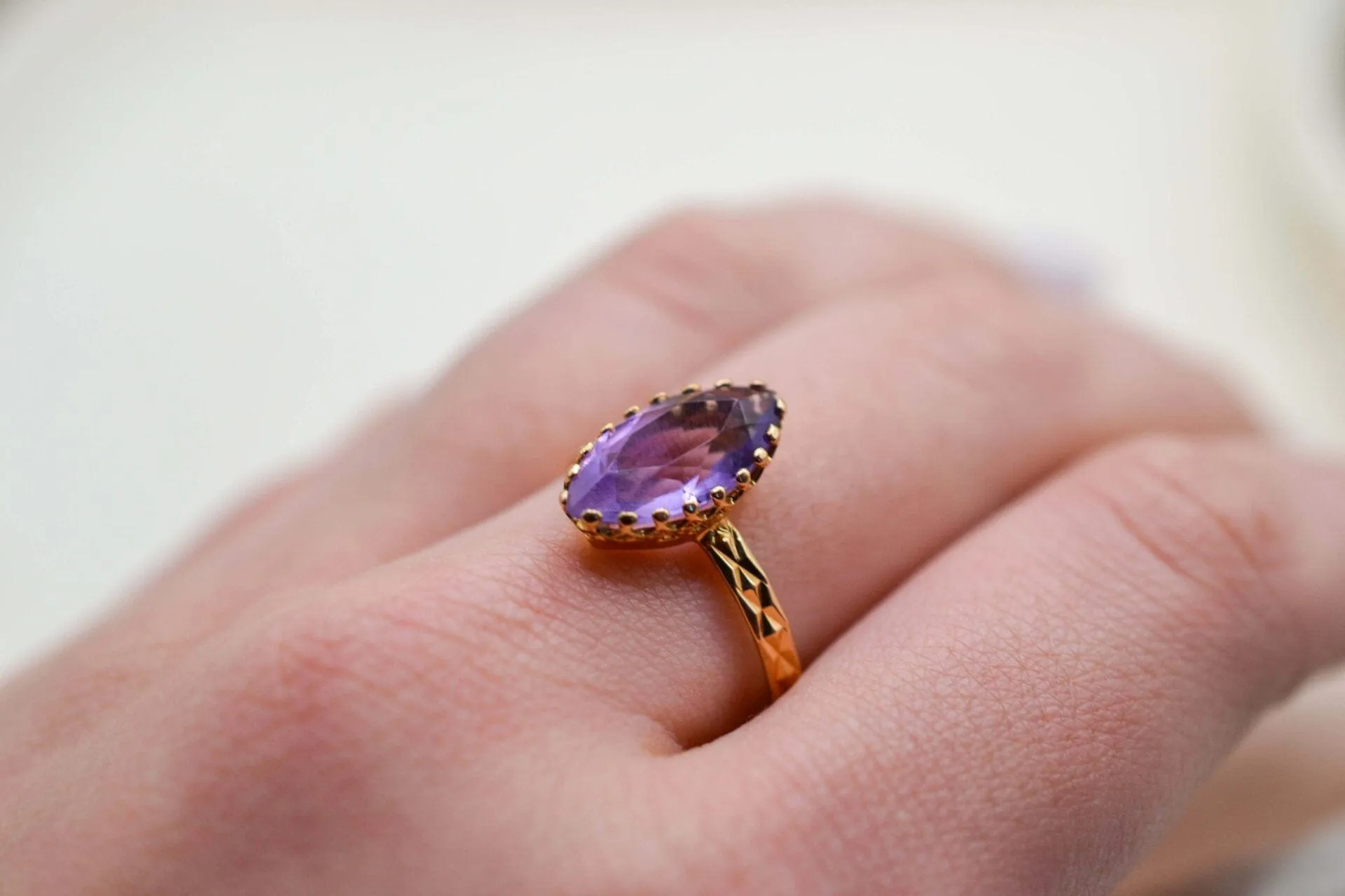 Bague navette en or jaune 18 carats et améthyste sold by 58 Facettes product image thumbnail 2