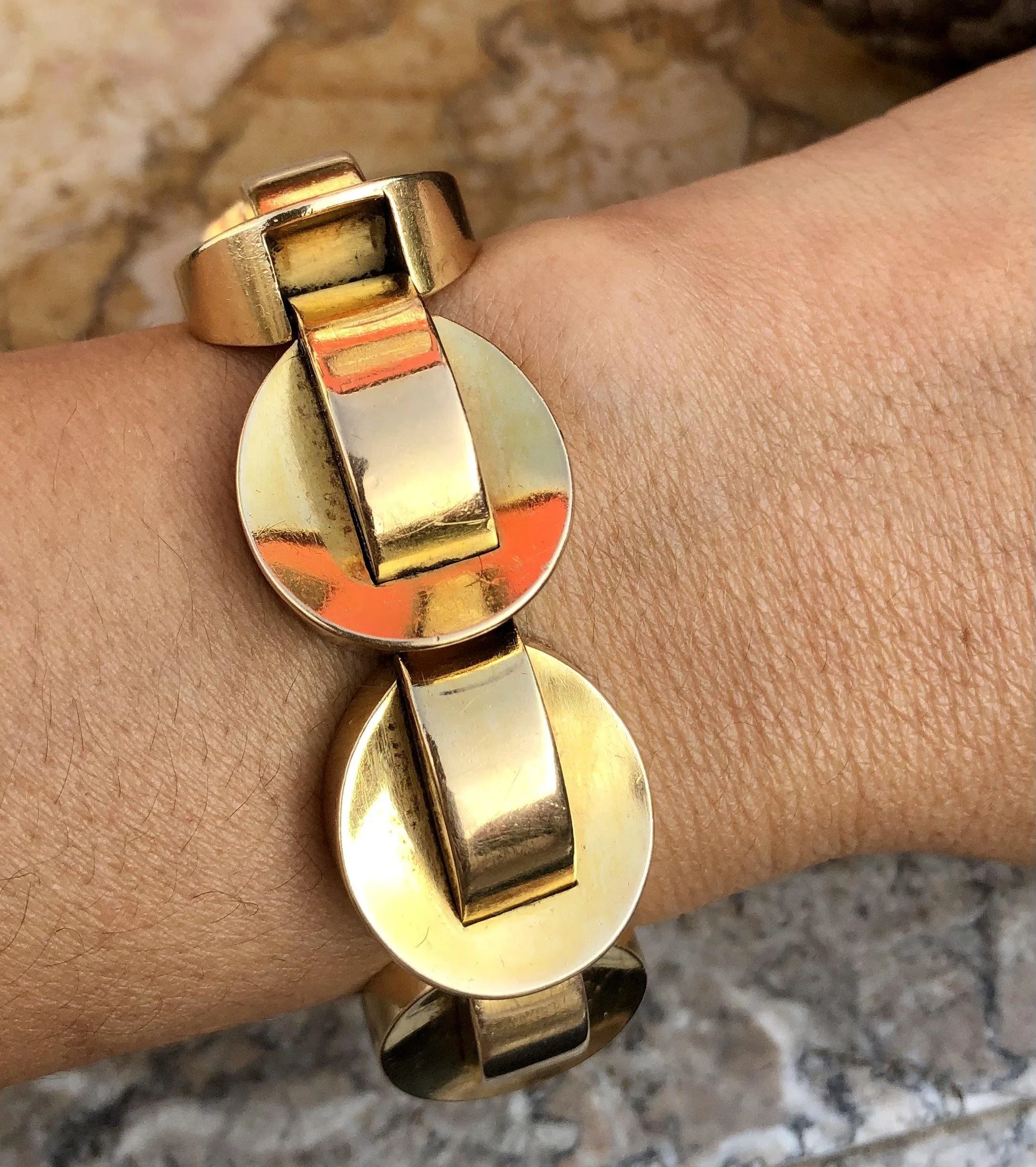 Bracelet Tank cercles à volutes en or jaune 18k sold by 58 Facettes product image thumbnail 2