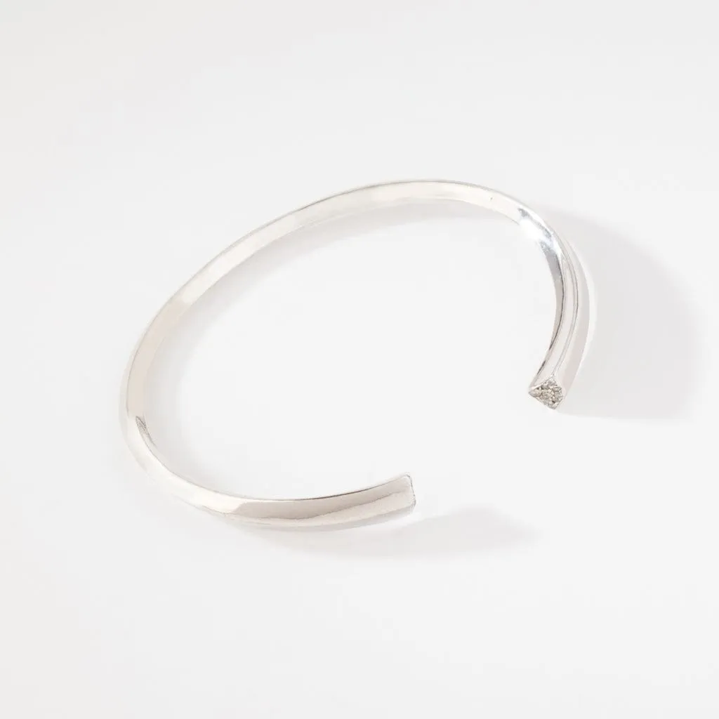 Bracelet jonc ouvert serti de diamants en or gris 18k sold by 58 Facettes product image thumbnail 2