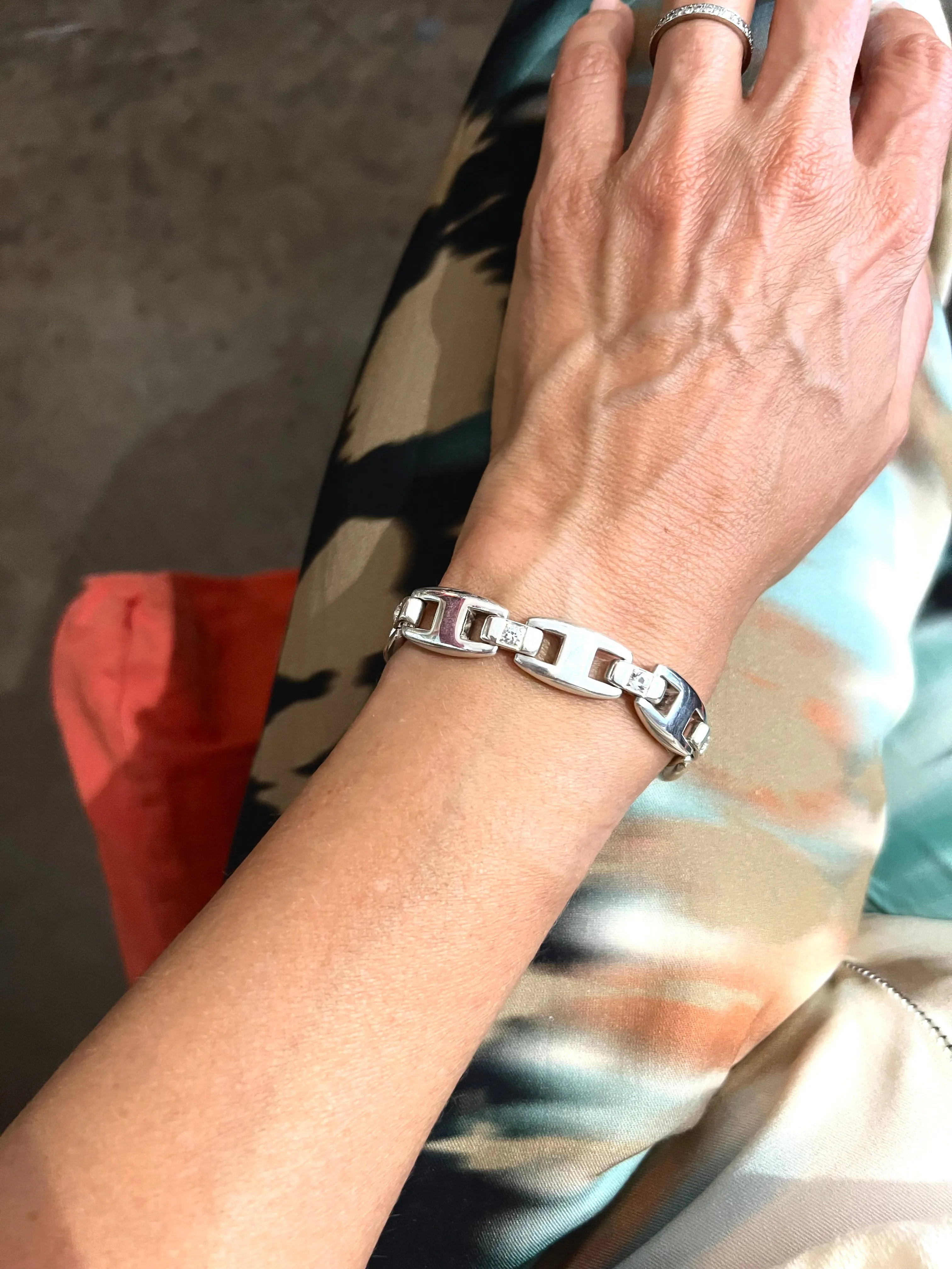 Hermès - Bracelet Cassiopé en argent 925 et saphirs blancs sold by 58 Facettes product image thumbnail 2