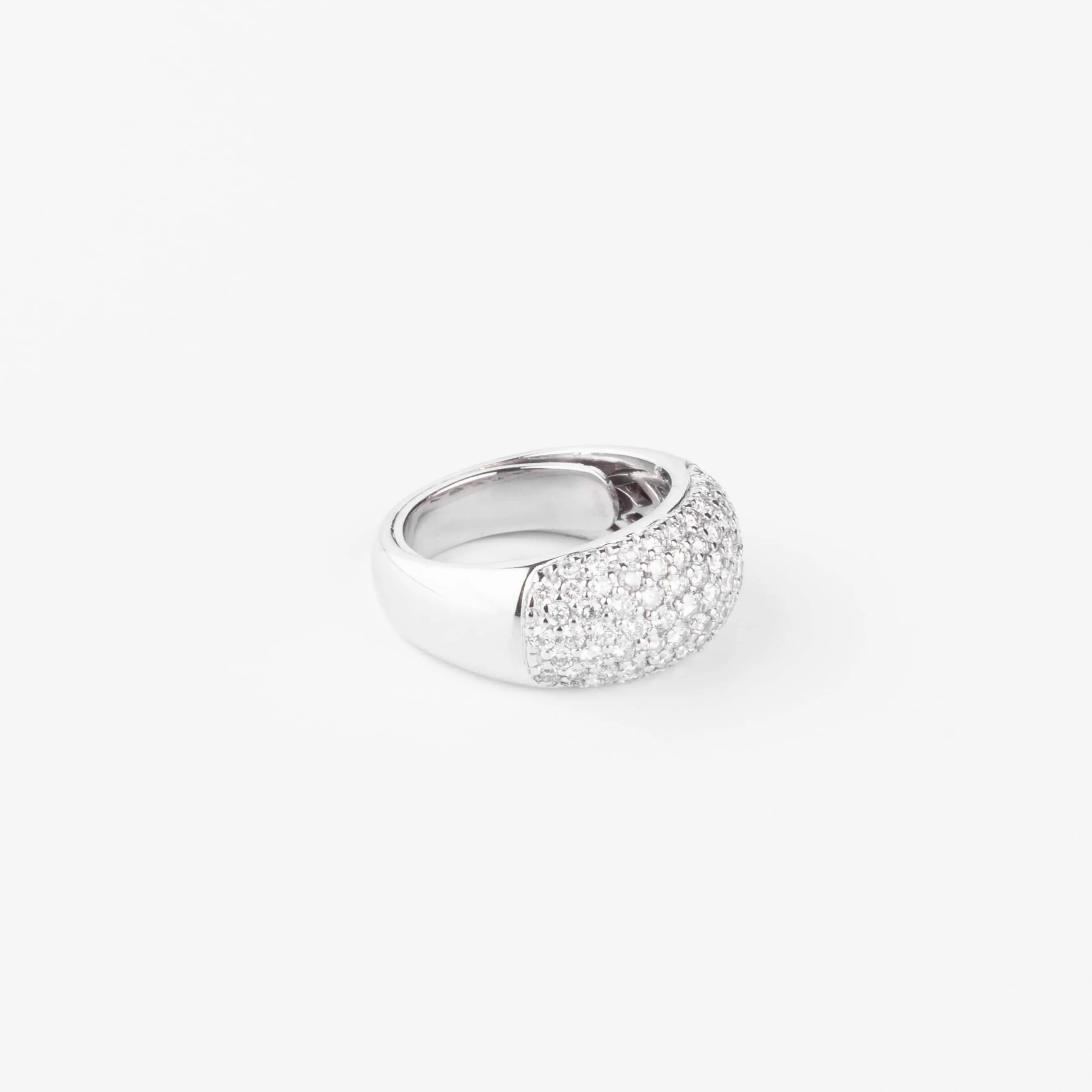 Bague jonc pavée de diamants en or gris 18k sold by 58 Facettes product image thumbnail 4
