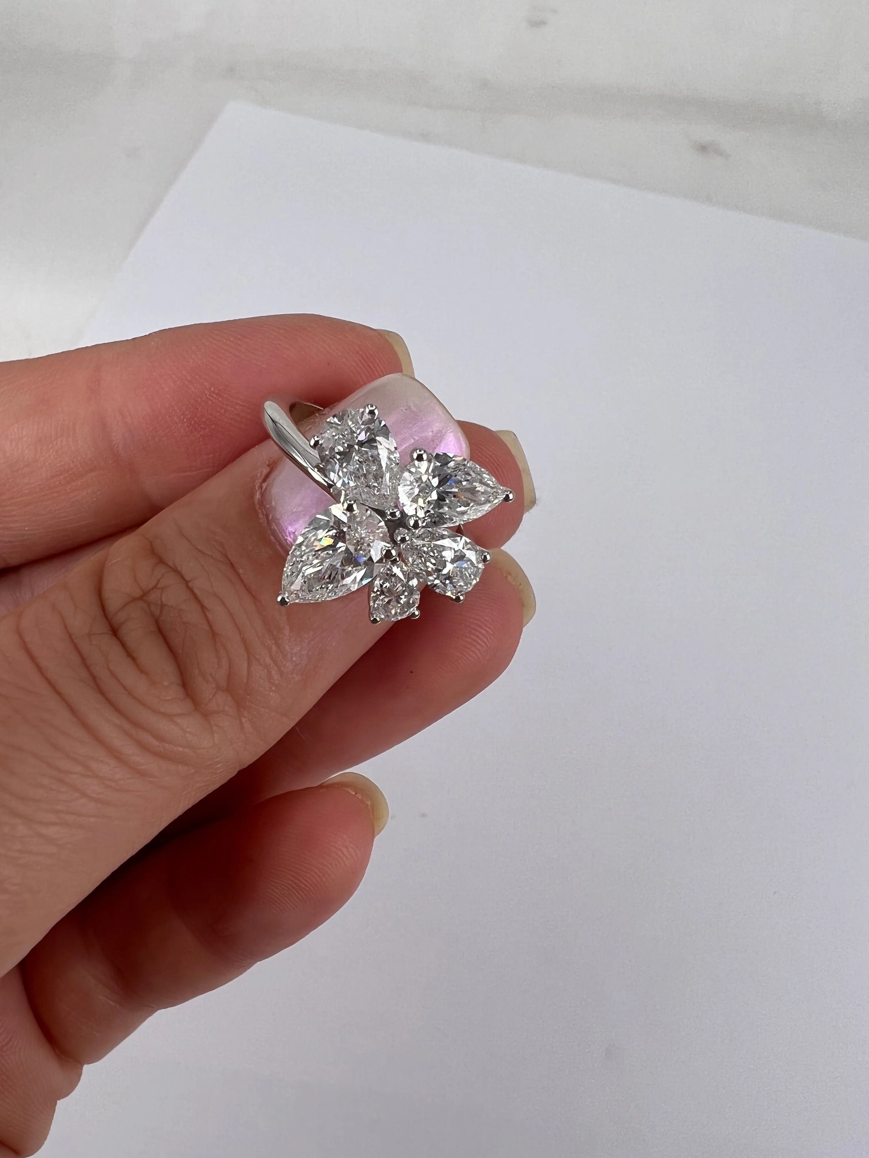 Diamond solitaire flower 18k white gold ring sold by 58 Facettes product image thumbnail 4