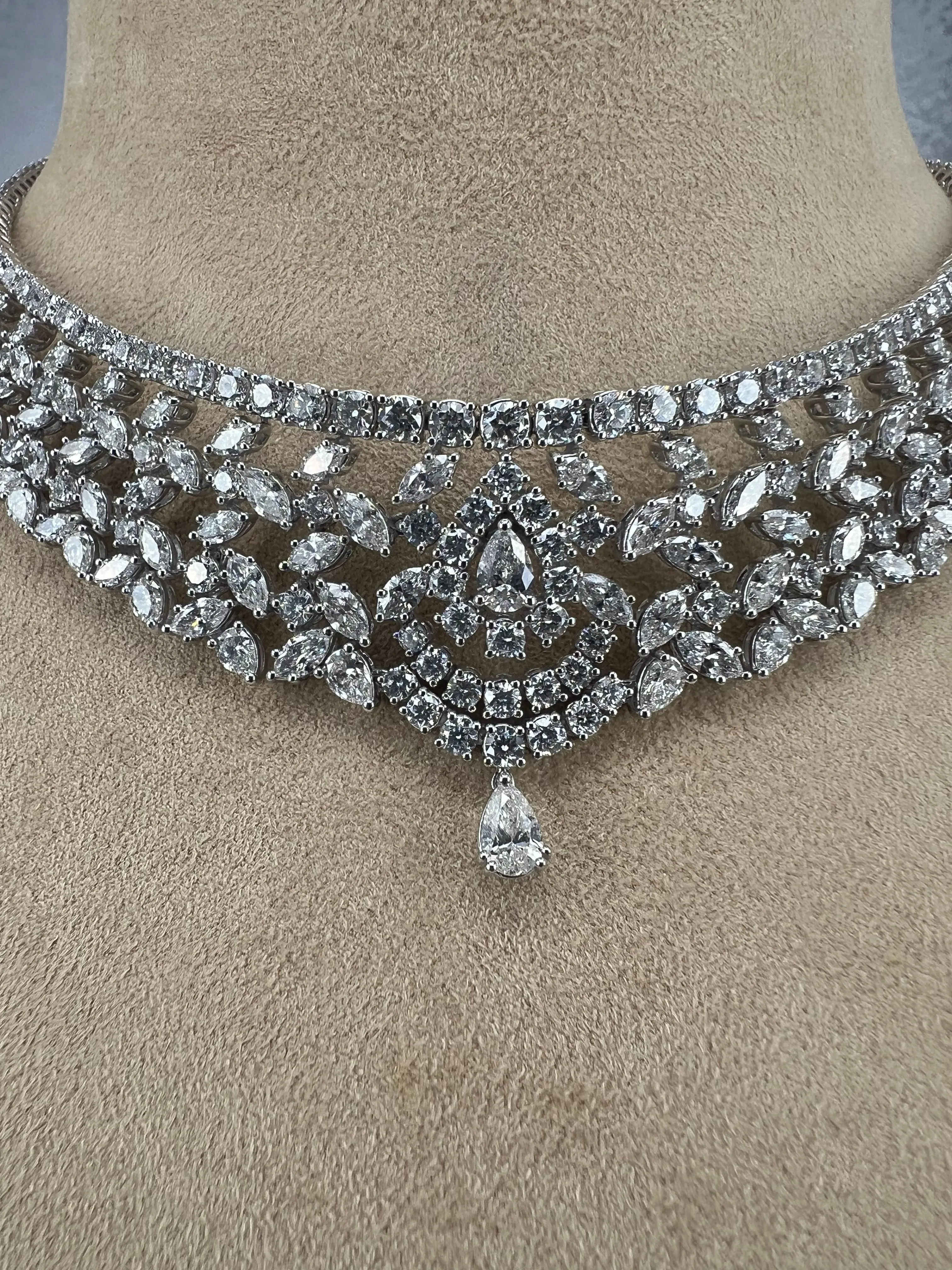 Princess high-end diamond necklace sold by 58 Facettes product image thumbnail 5